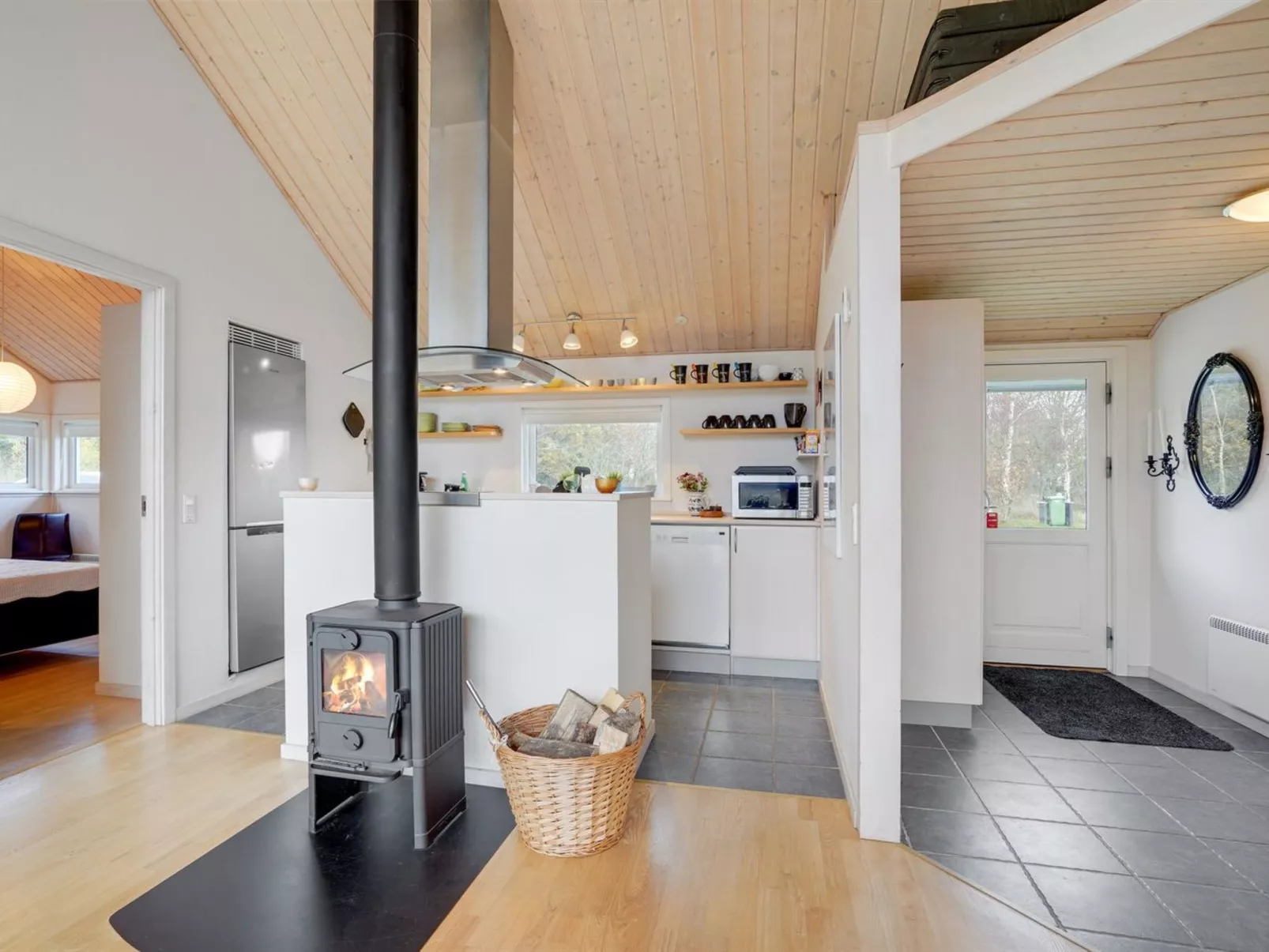 "Daina" - 400m to the fjord-Binnen