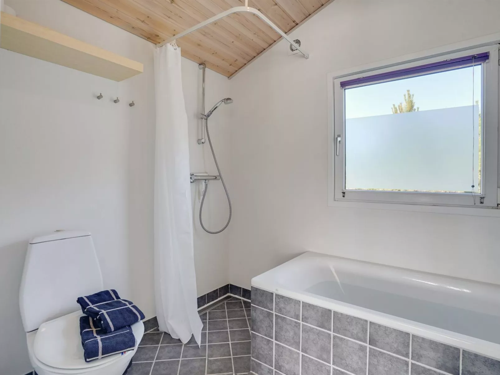 "Kanerva" - 350m from the sea-Binnen