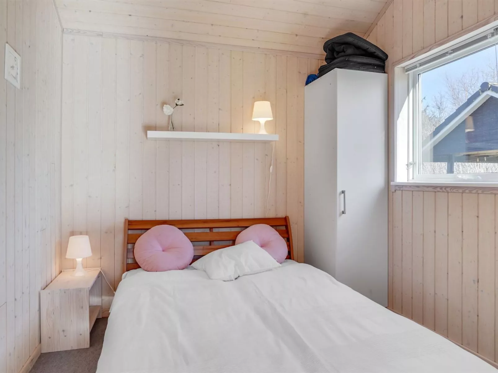 "Jil" - 750m from the sea-Binnen