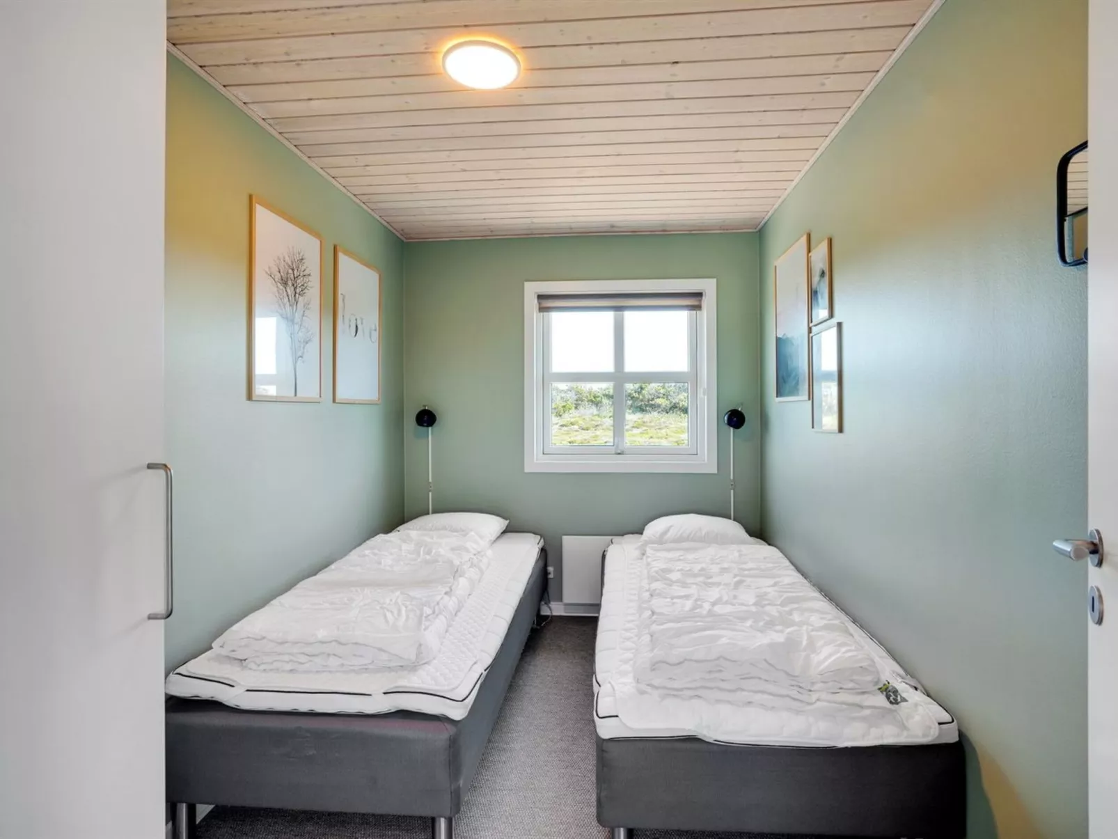 "Eliena" - 500m from the sea-Binnen