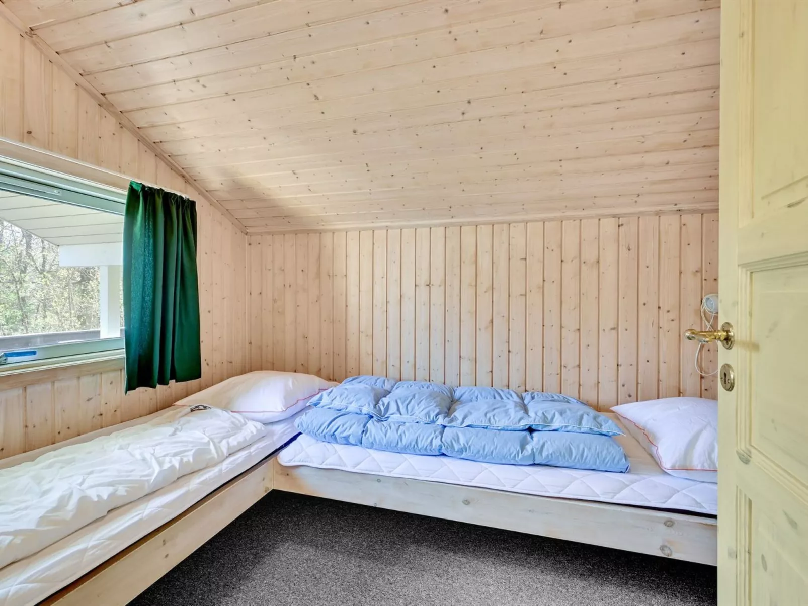 "Landuin" - 230m from the sea-Binnen