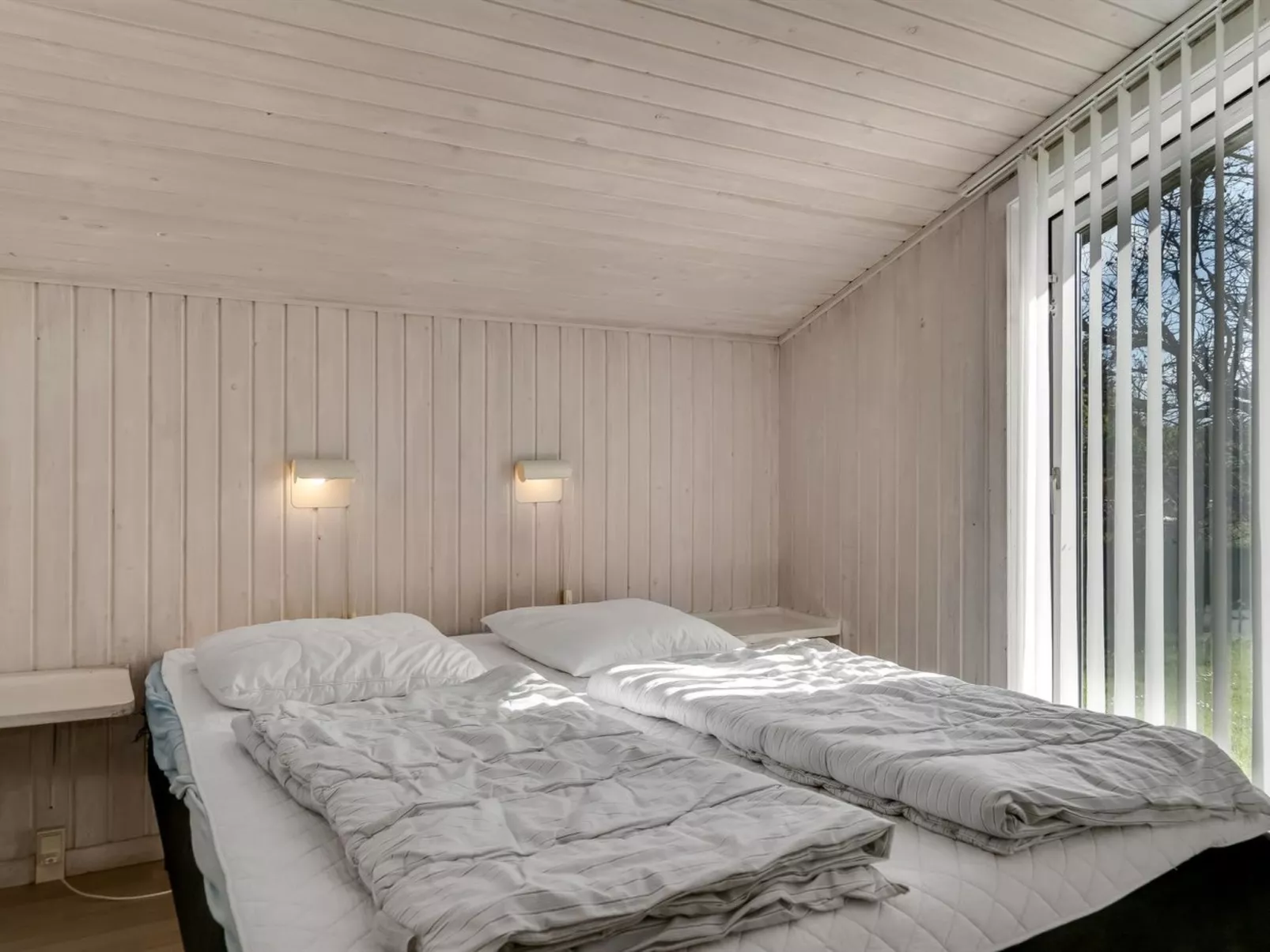 "Aponi" - 400m from the sea-Binnen