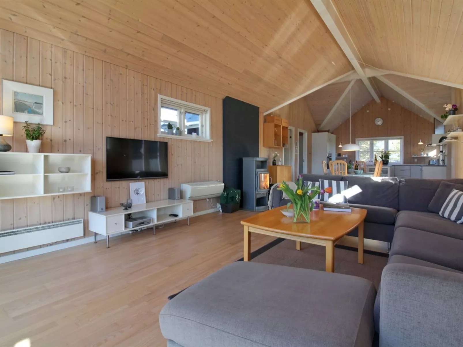 "Tilda" - 275m from the sea-Binnen