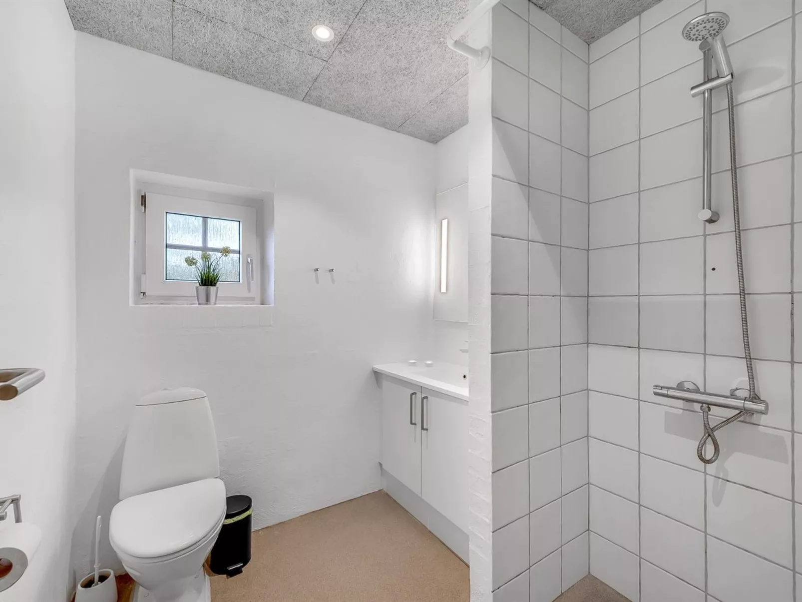 "Thana" - 1.4km from the sea-Binnen