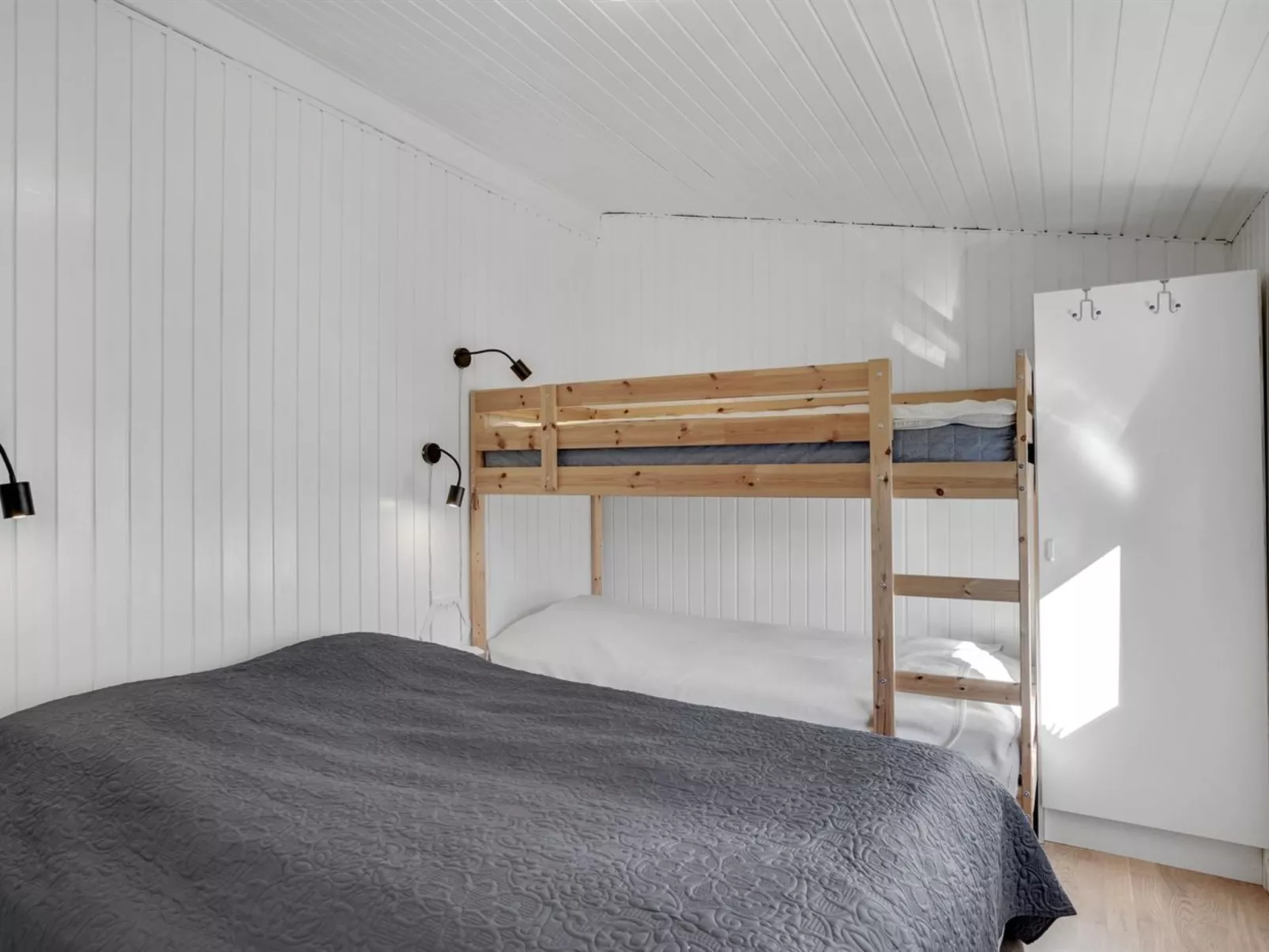 "Tiina" - 1km from the sea-Binnen