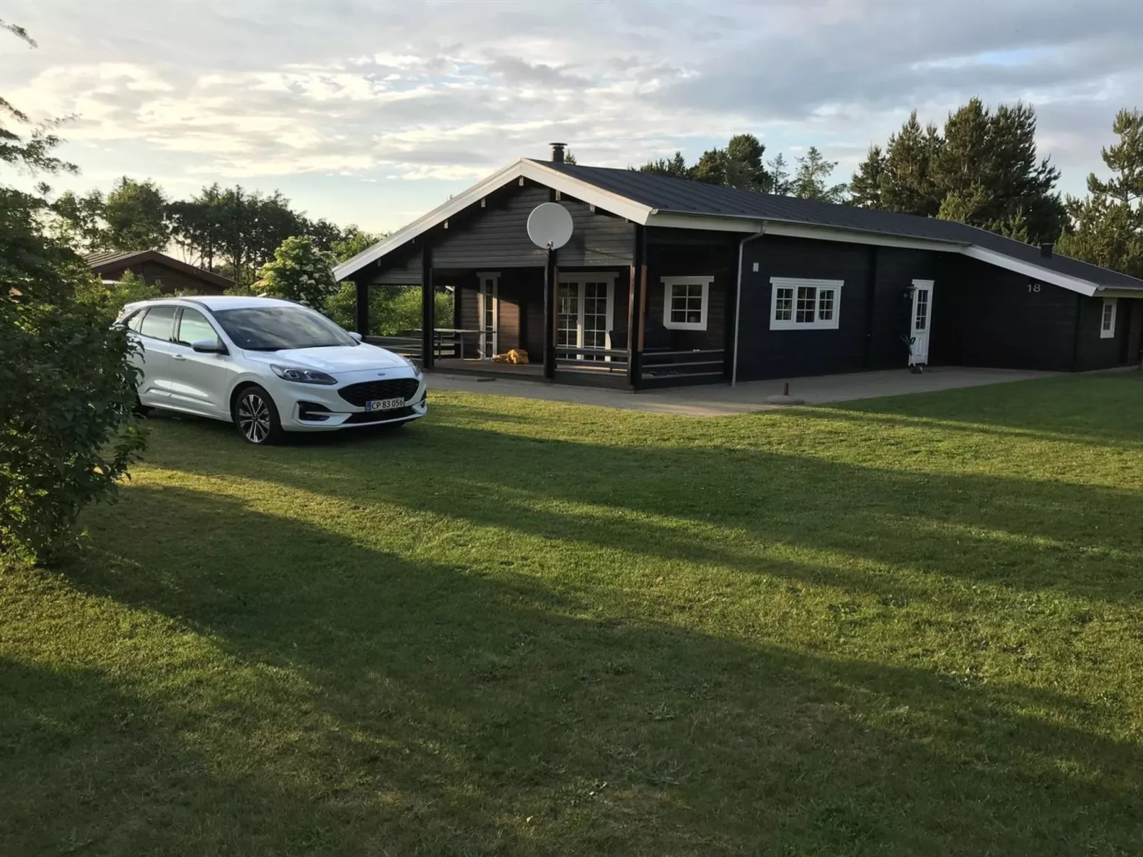 "Ulvi" - 300m to the fjord-Buiten