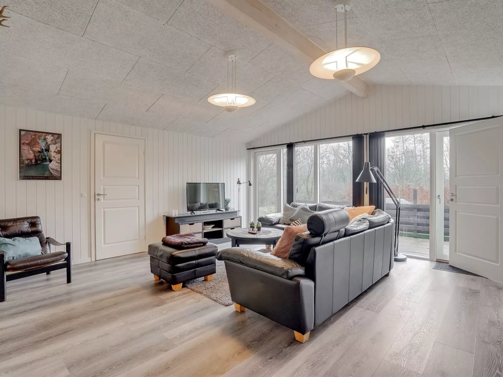 "Vitus" - 30km from the sea-Binnen