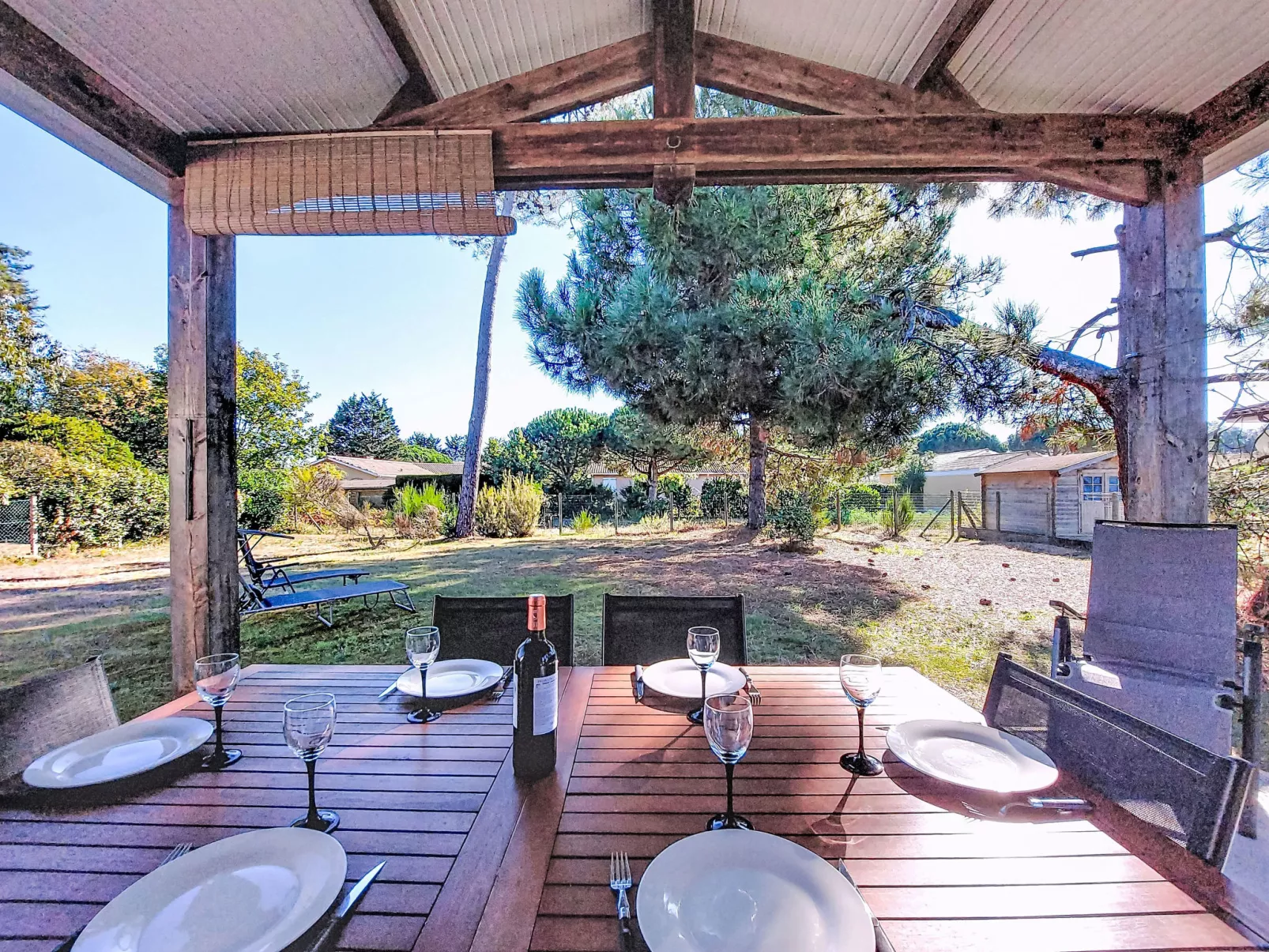 Les Arbousiers-Buiten