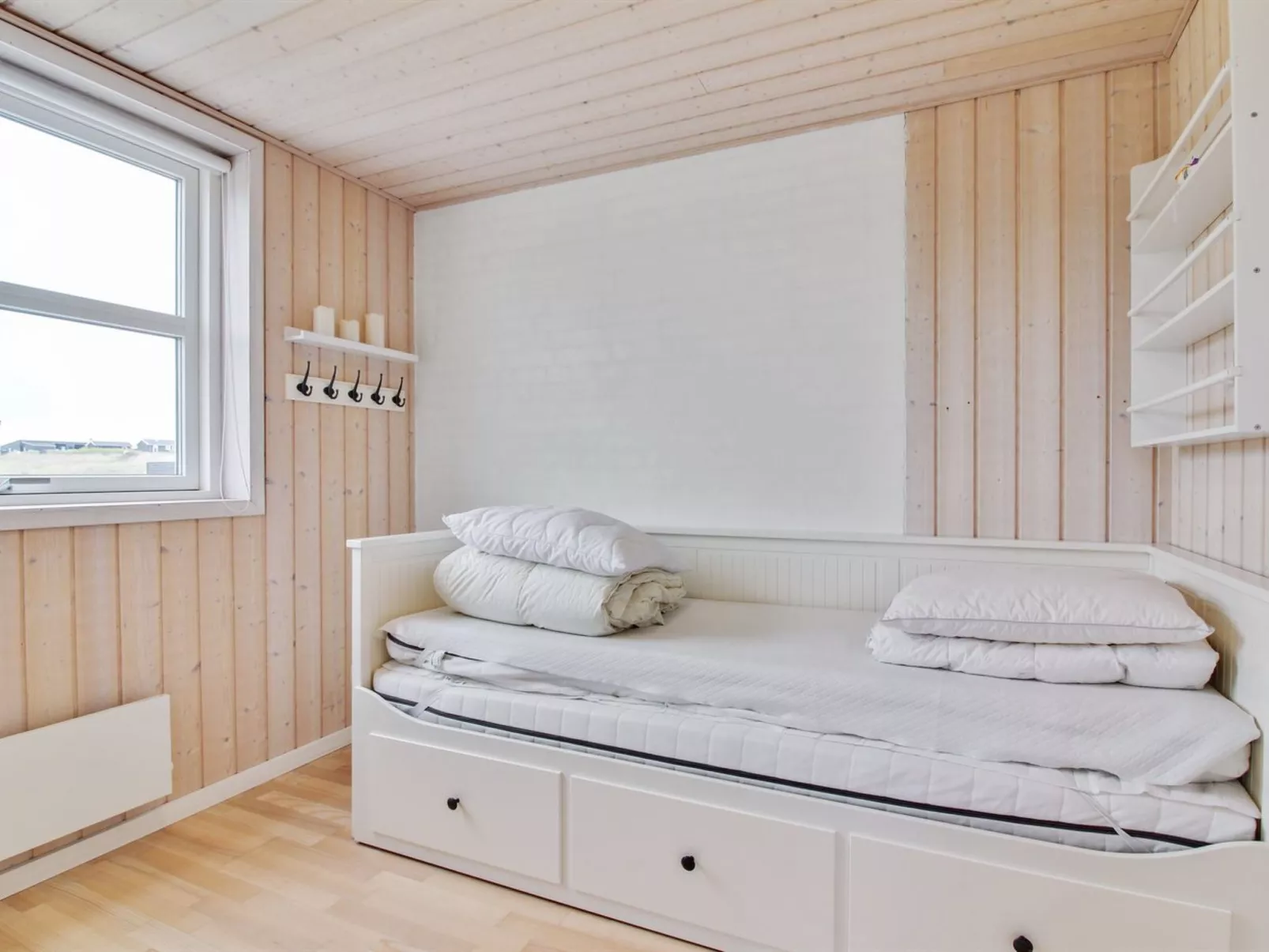 "Anett" - 400m from the sea-Binnen