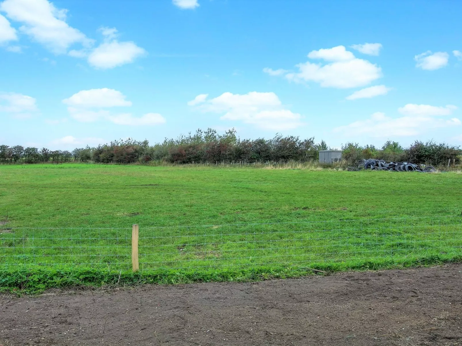 "Dolfine" - 15km from the sea-Buiten