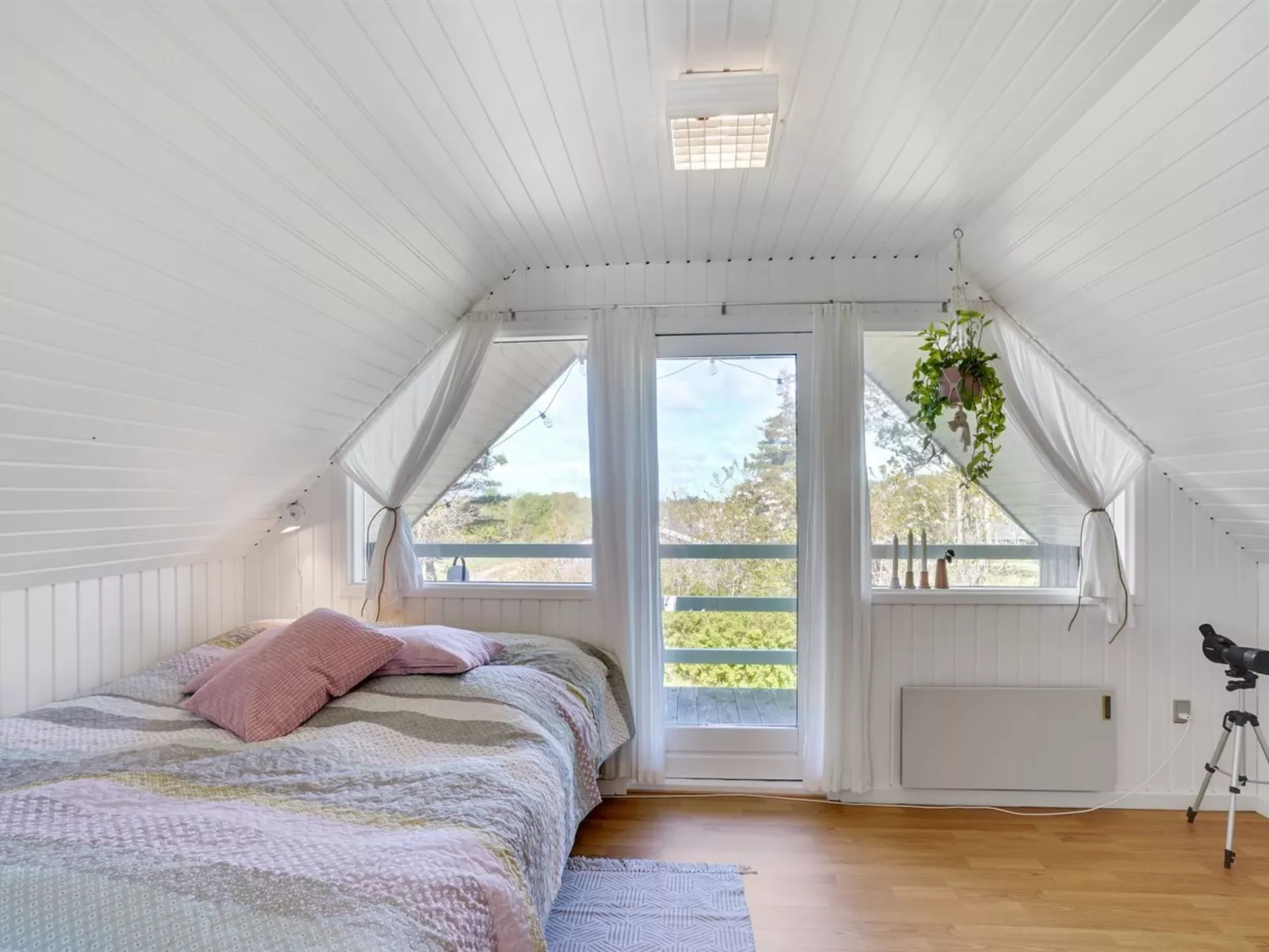 "Thina" - 750m to the fjord-Binnen