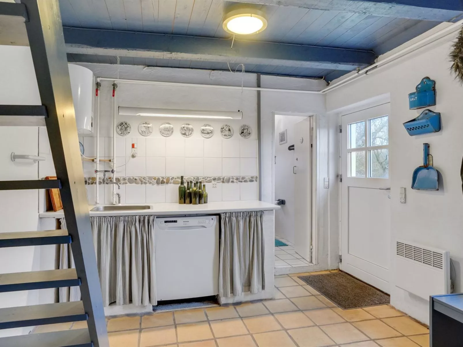 "Althea" - 750m to the fjord-Binnen