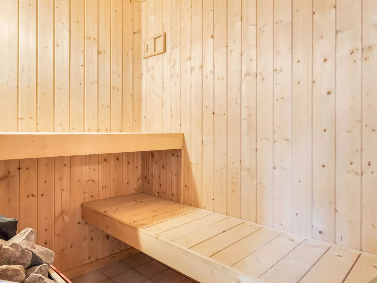 "Arnold" - 3.3km from the sea-Binnen