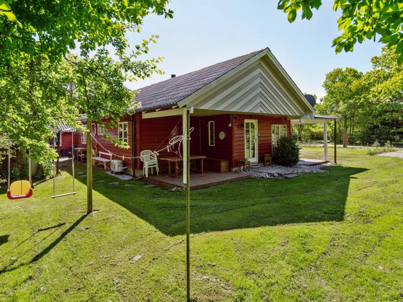 "Flugha" - 500m to the fjord-Buiten