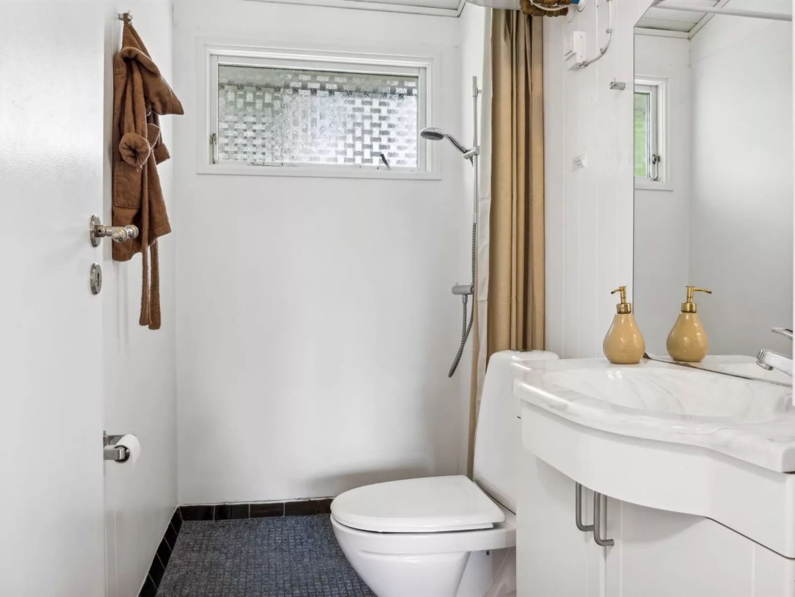 "Morten" - 500m from the sea-Binnen