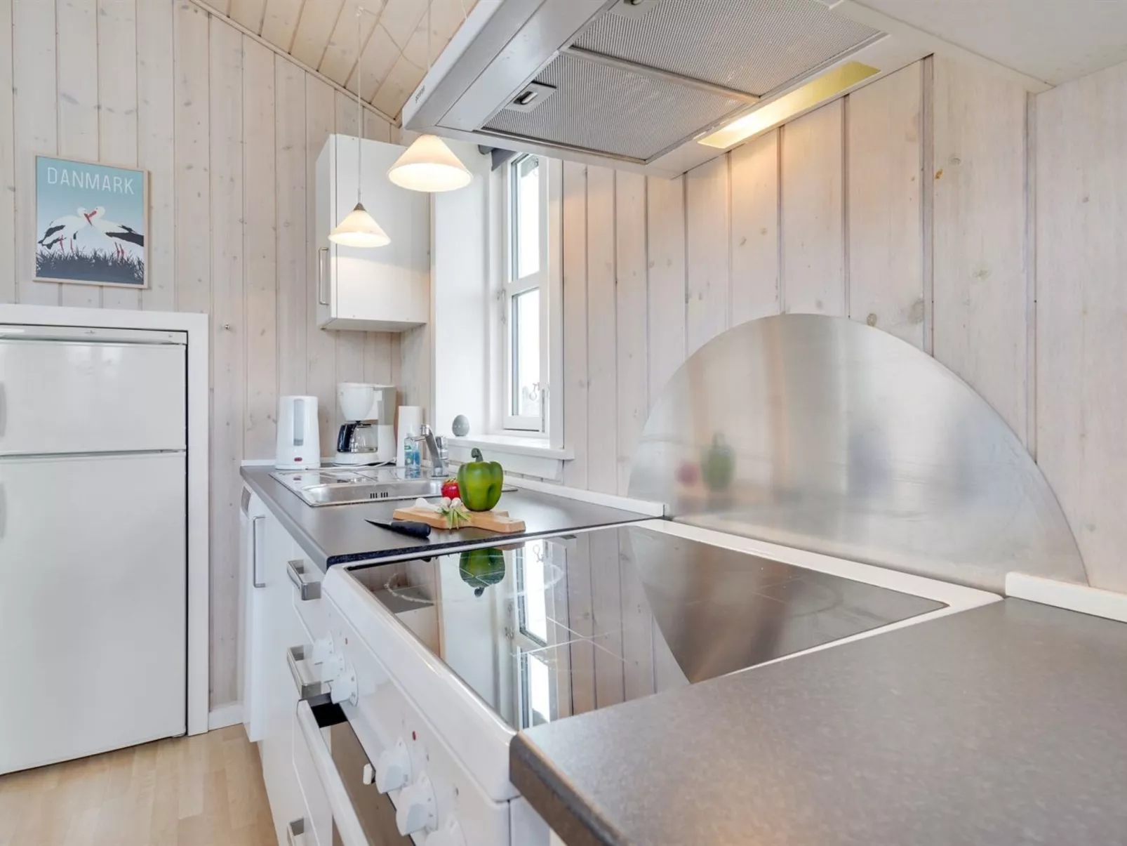 "Evin" - 800m from the sea-Binnen