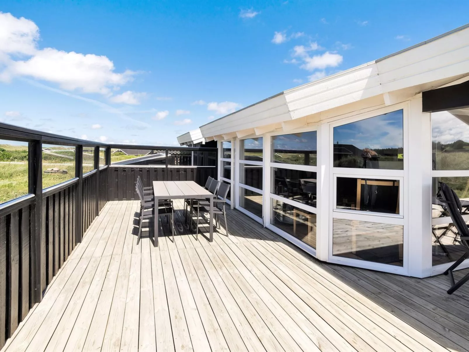 "Elvie" - 200m from the sea-Buiten