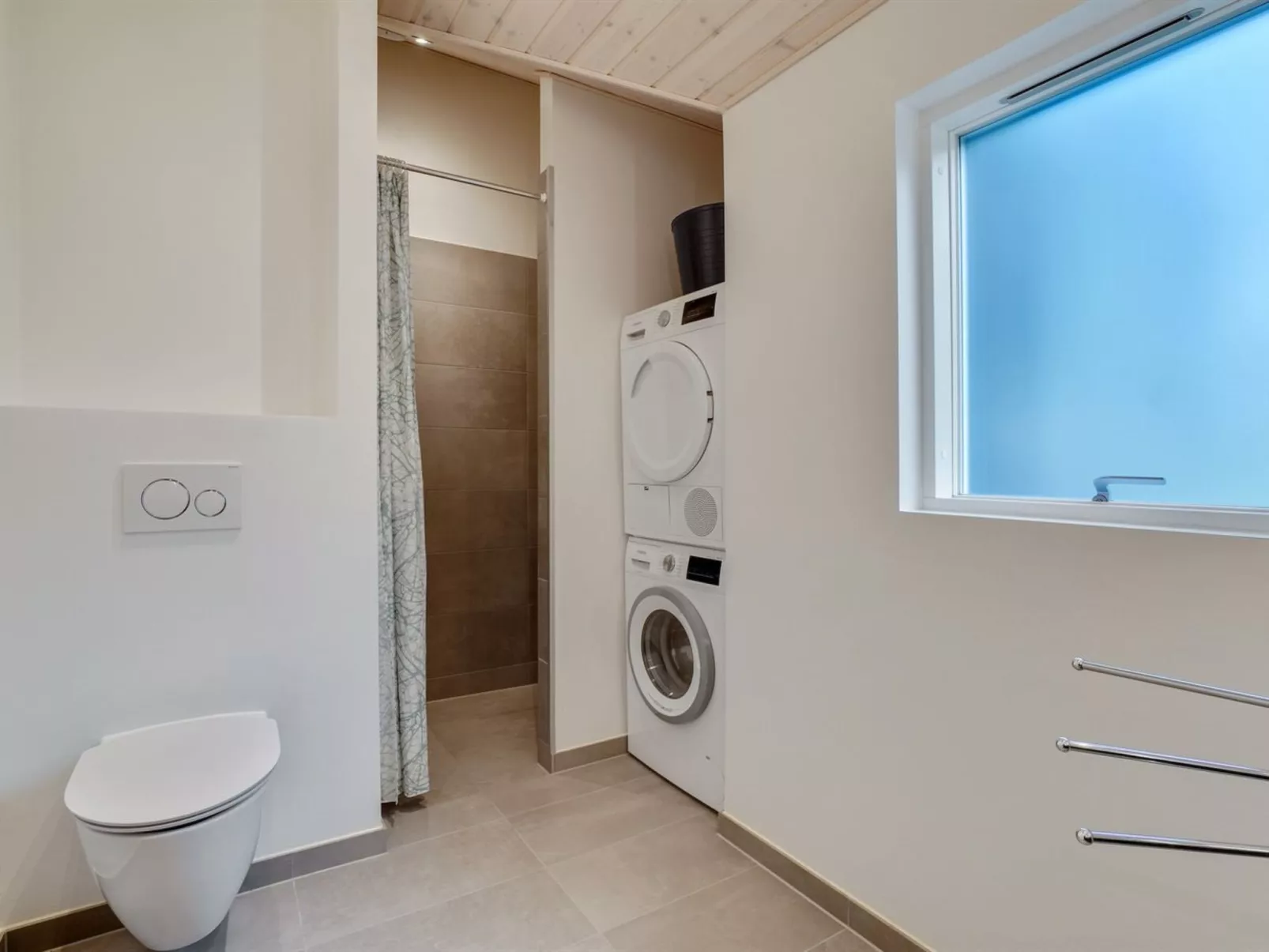 "Ella" - 1.2km to the fjord-Binnen