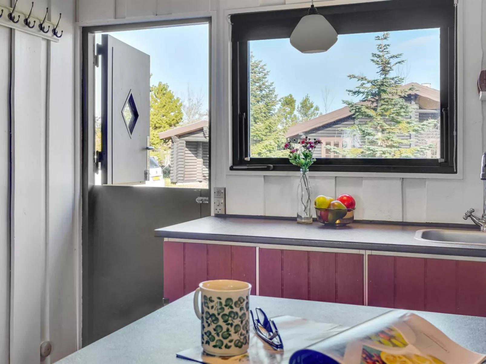 "Raita" - 350m to the fjord-Binnen