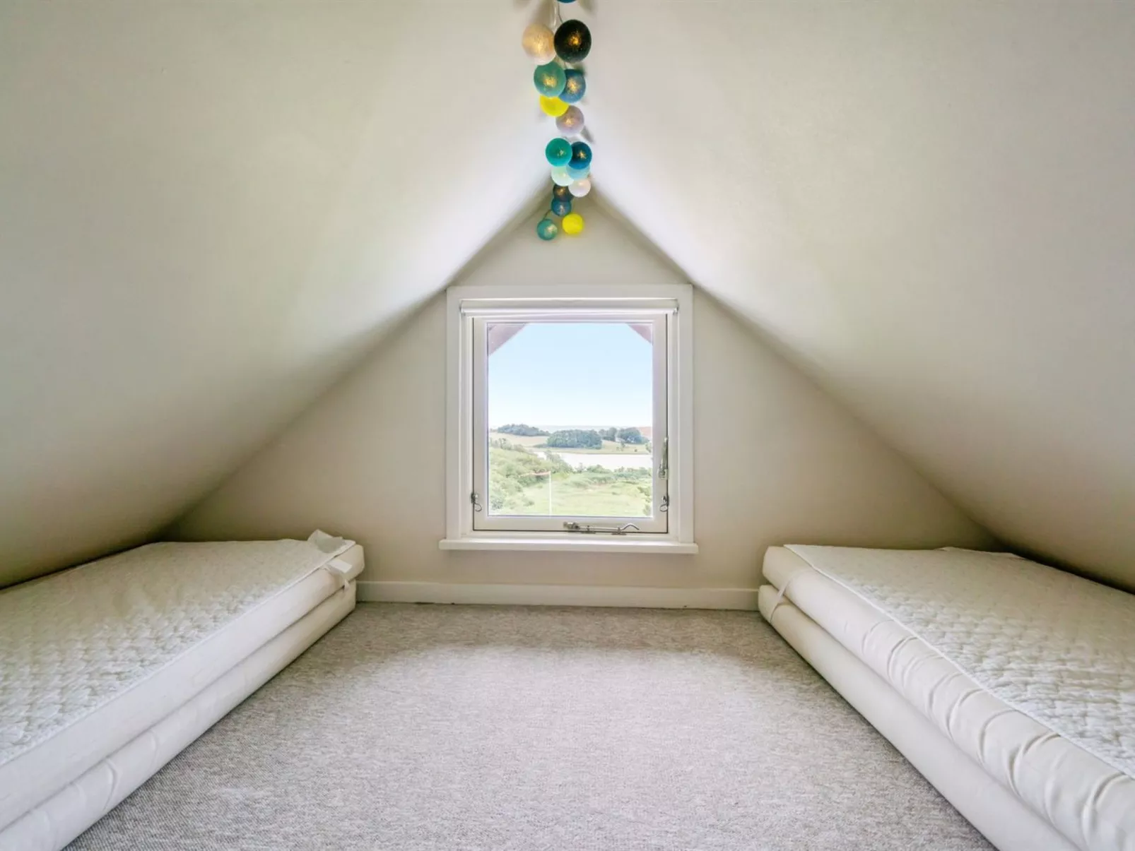 "Chayton" - 450m from the sea-Binnen