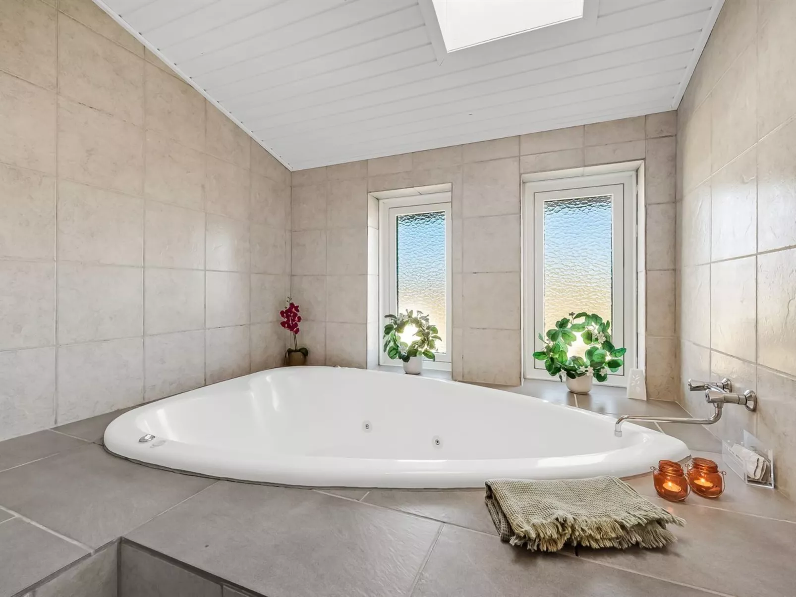 "Fia" -  from the sea-Binnen