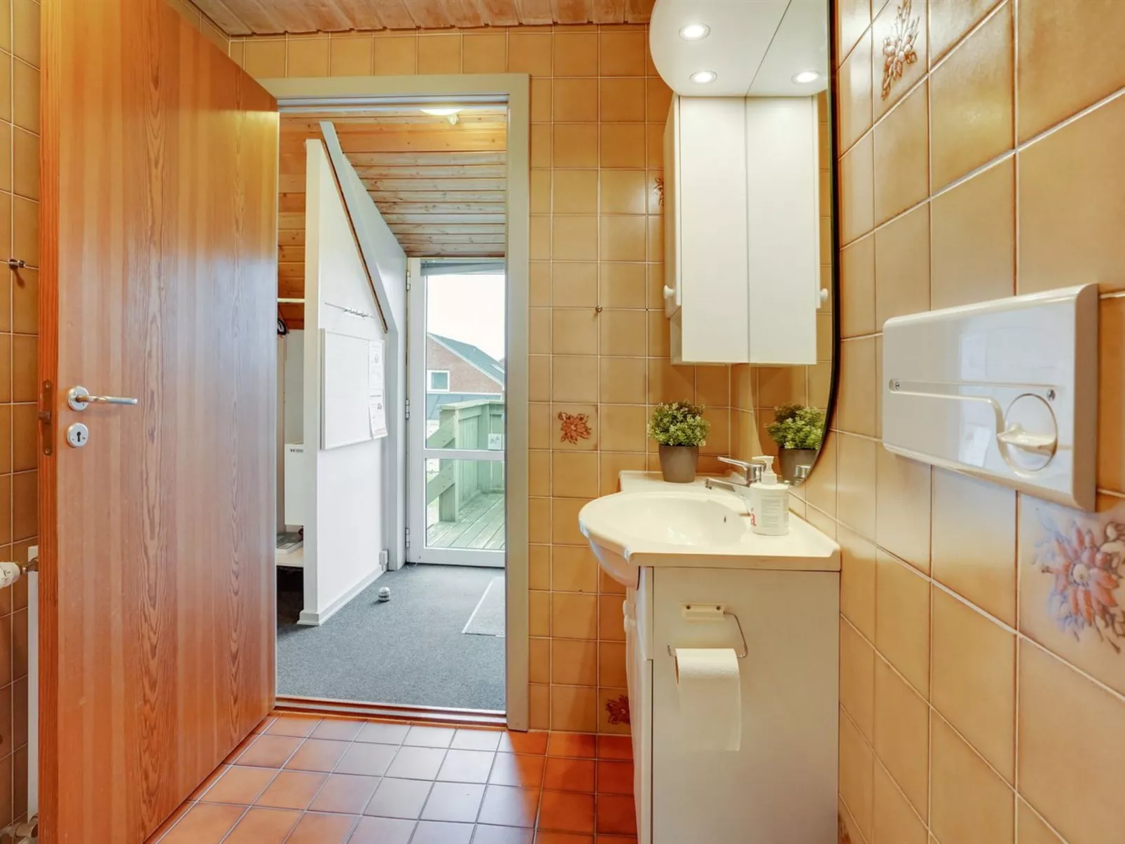 "Roya" - 1.9km from the sea-Binnen