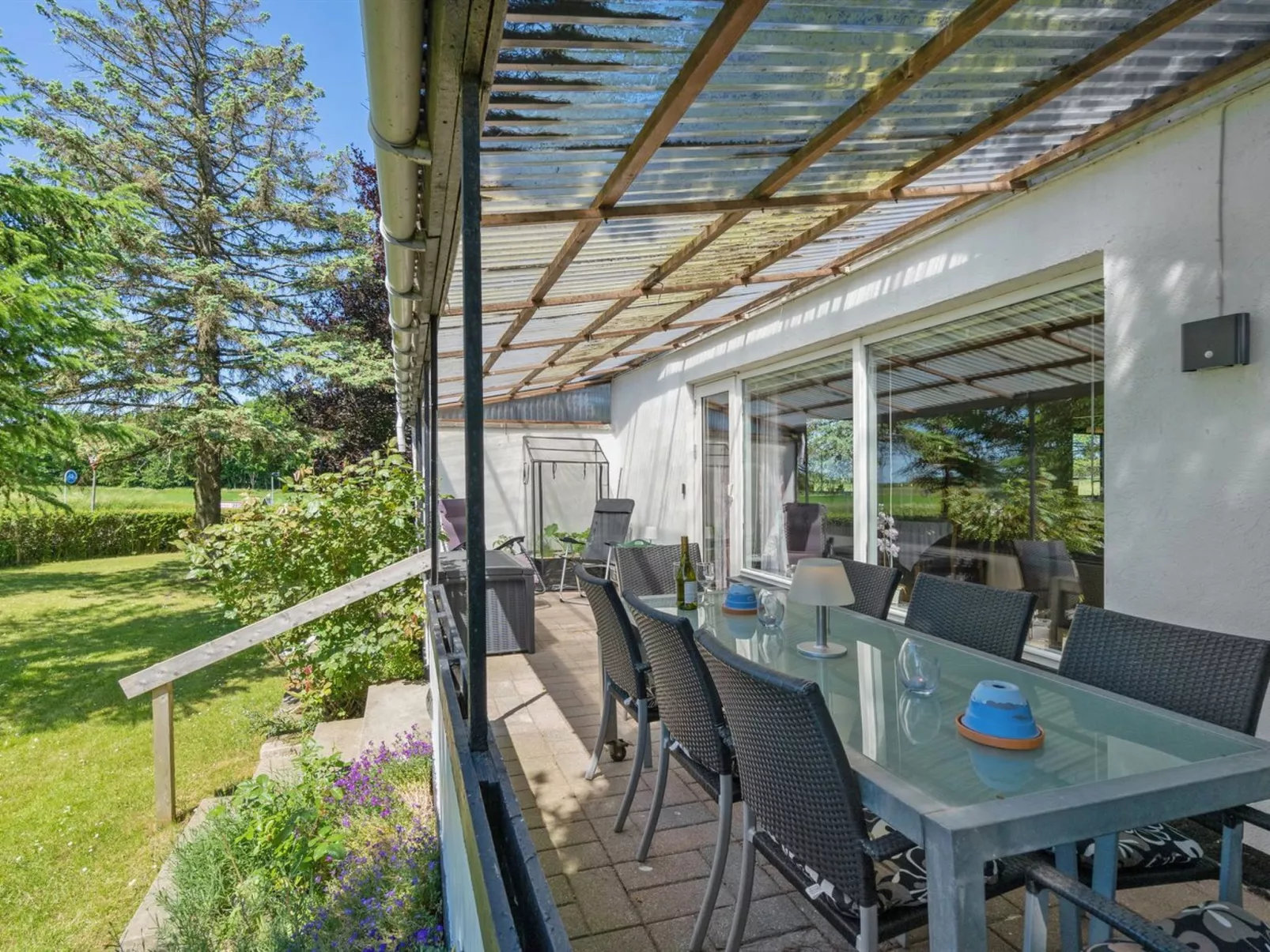 "Slavjanka" - 2km from the sea-Buiten