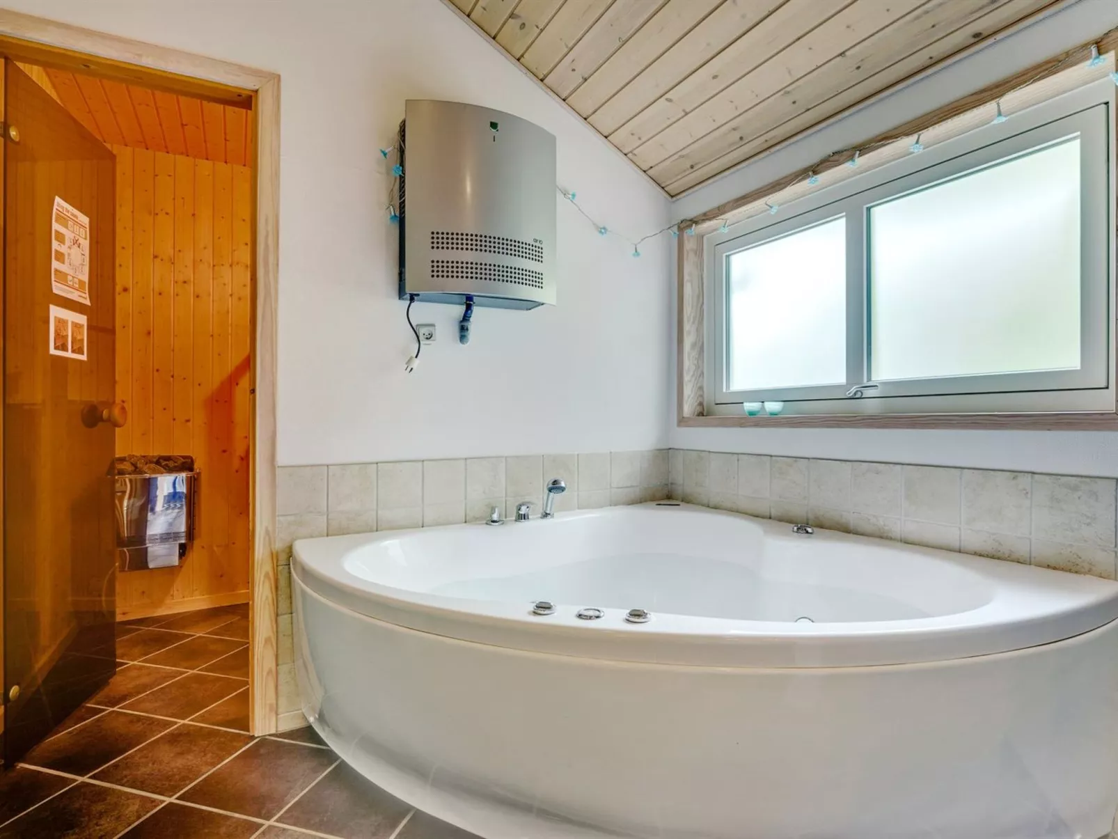 "Ulrikke" - 12km from the sea-Binnen