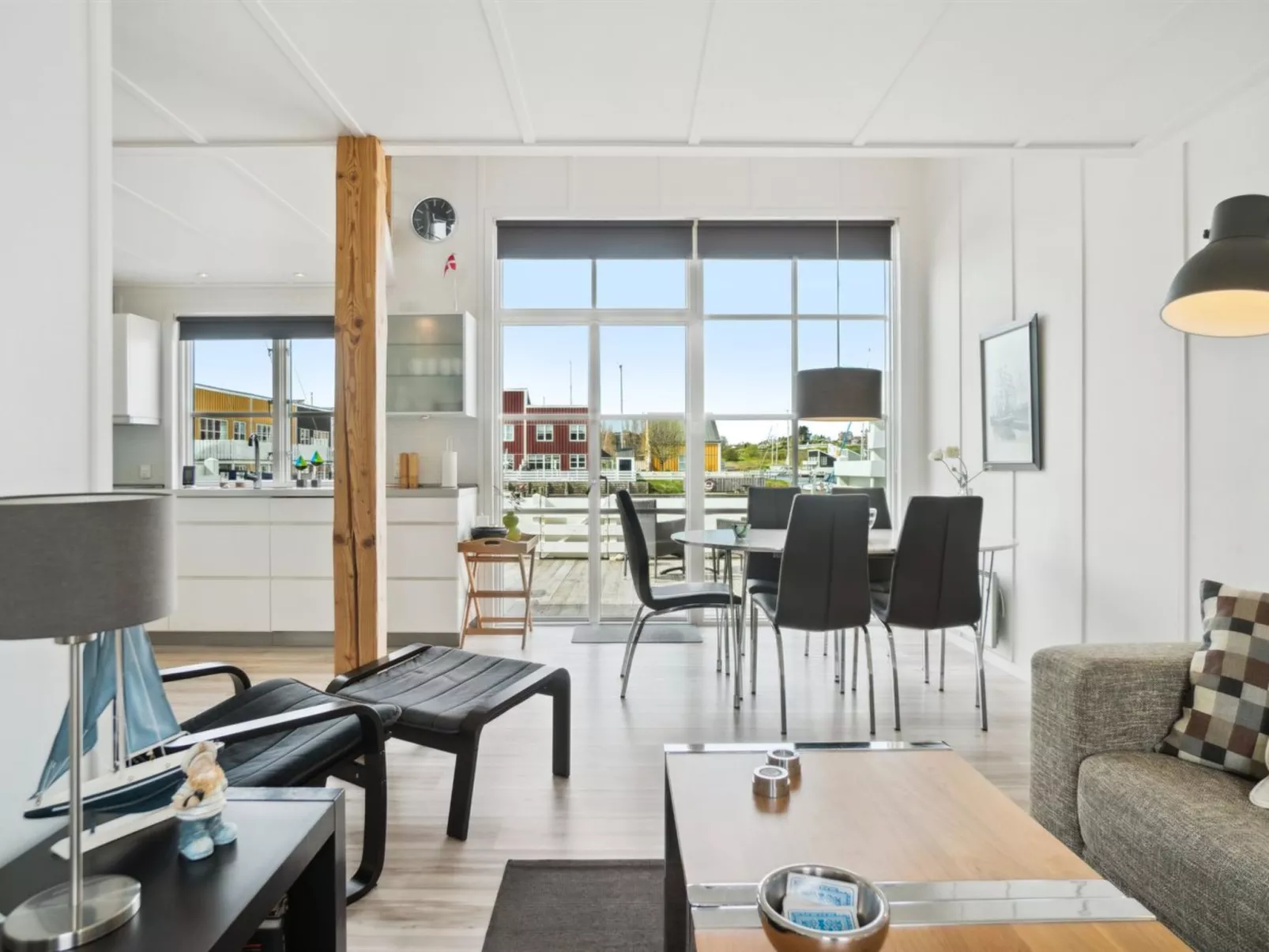 "Nalle" - 5m from the sea-Binnen