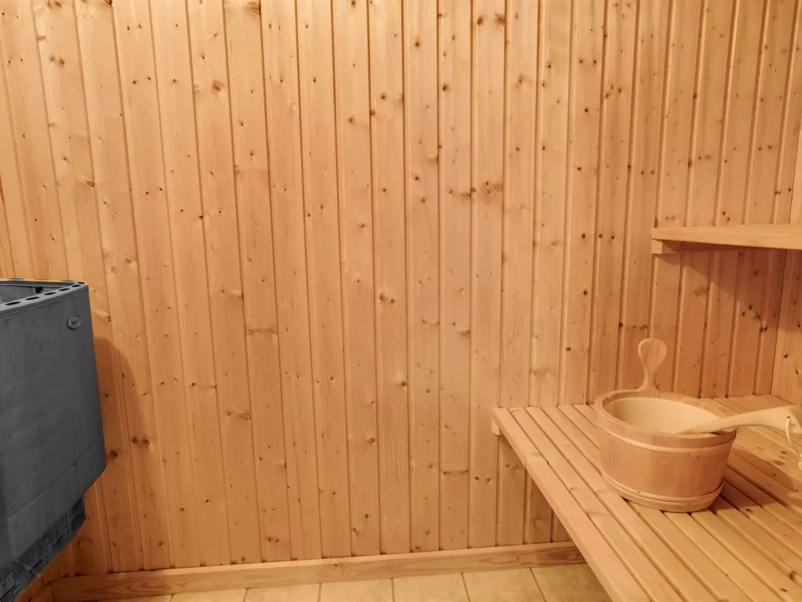 "Femke" - 250m to the fjord-Binnen