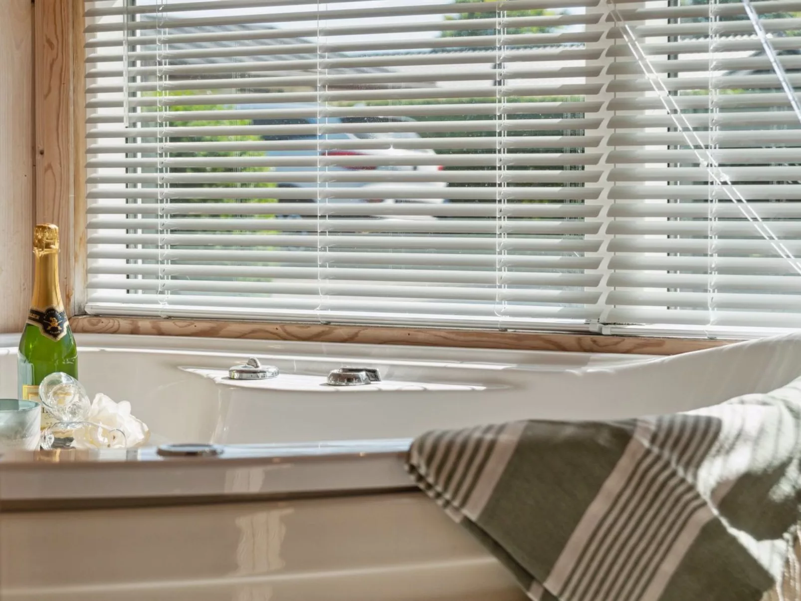 "Rixa" - 525m from the sea-Binnen