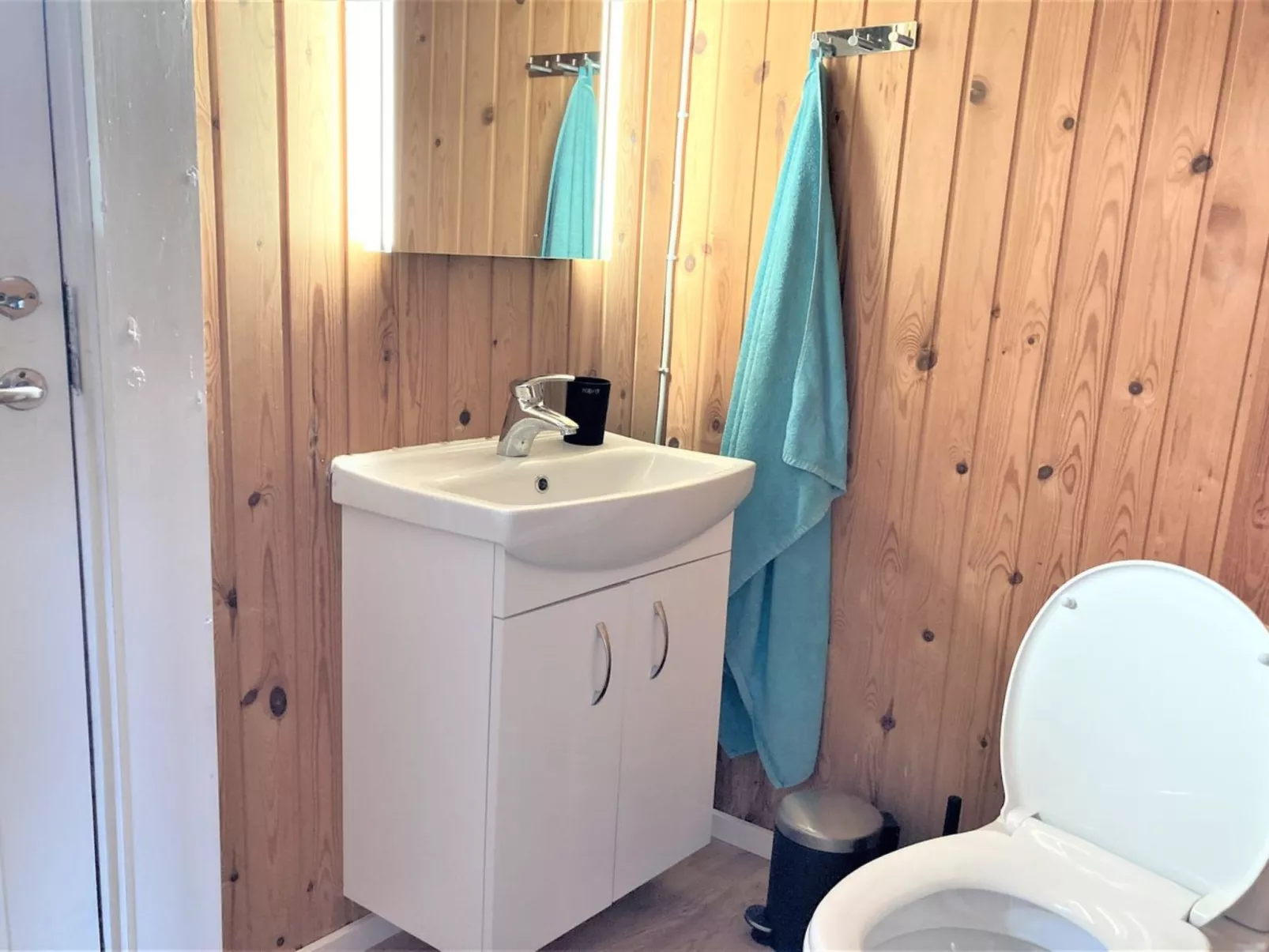 "Ginnie" - 300m from the sea-Binnen