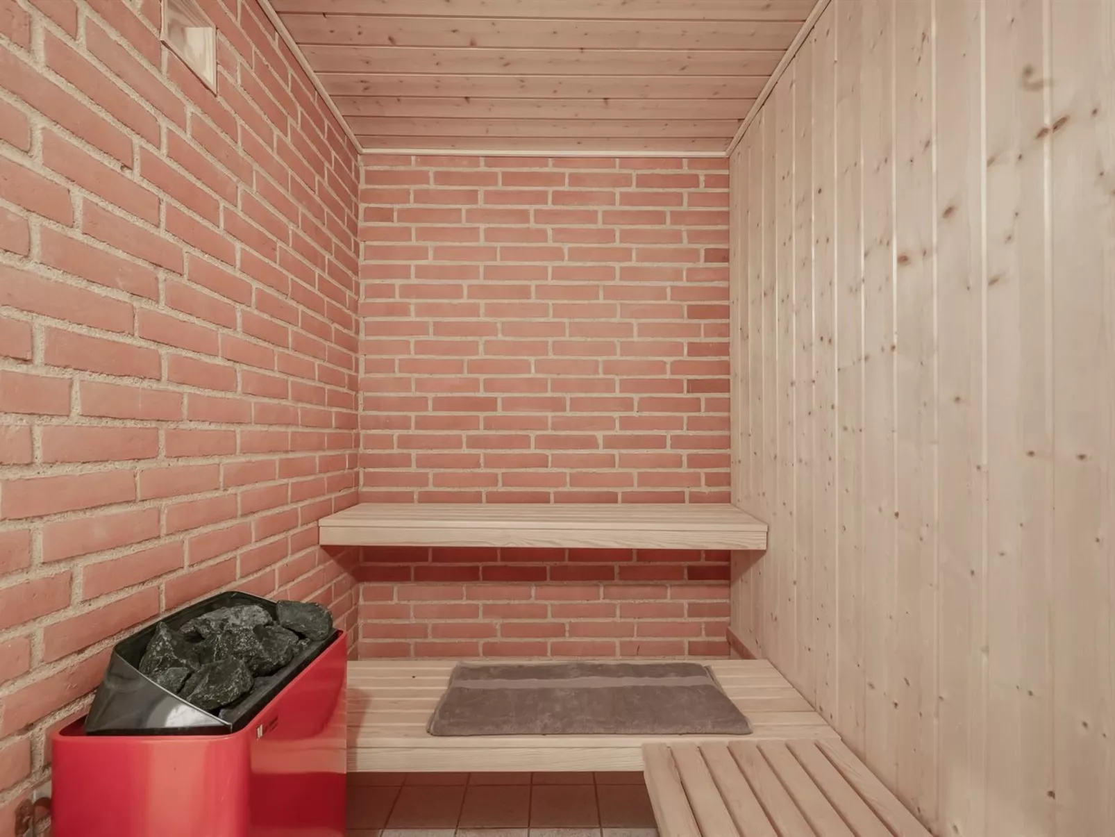 "Salla" - 1.2km from the sea-Binnen