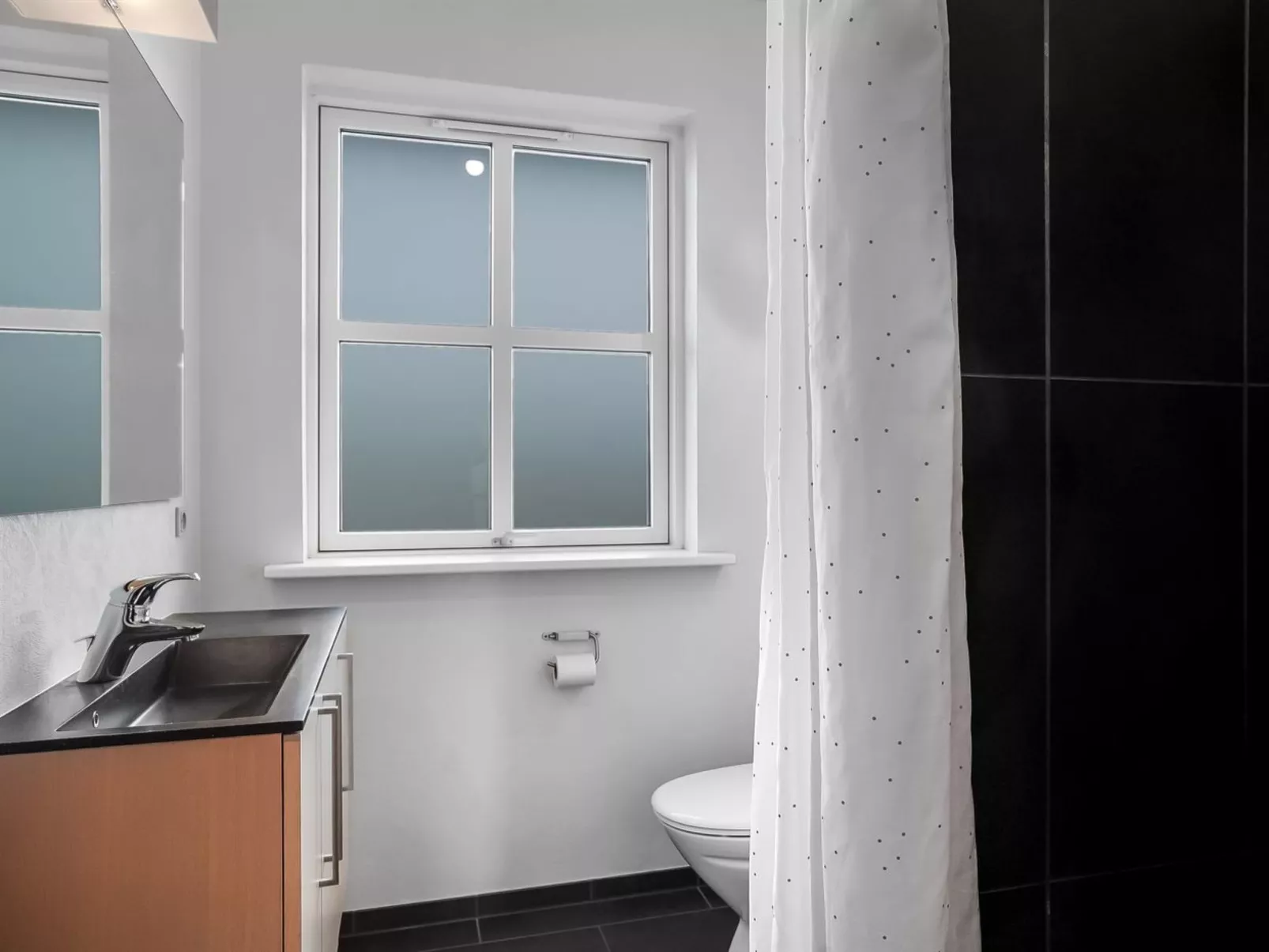 "Eskil" - 656m from the sea-Binnen