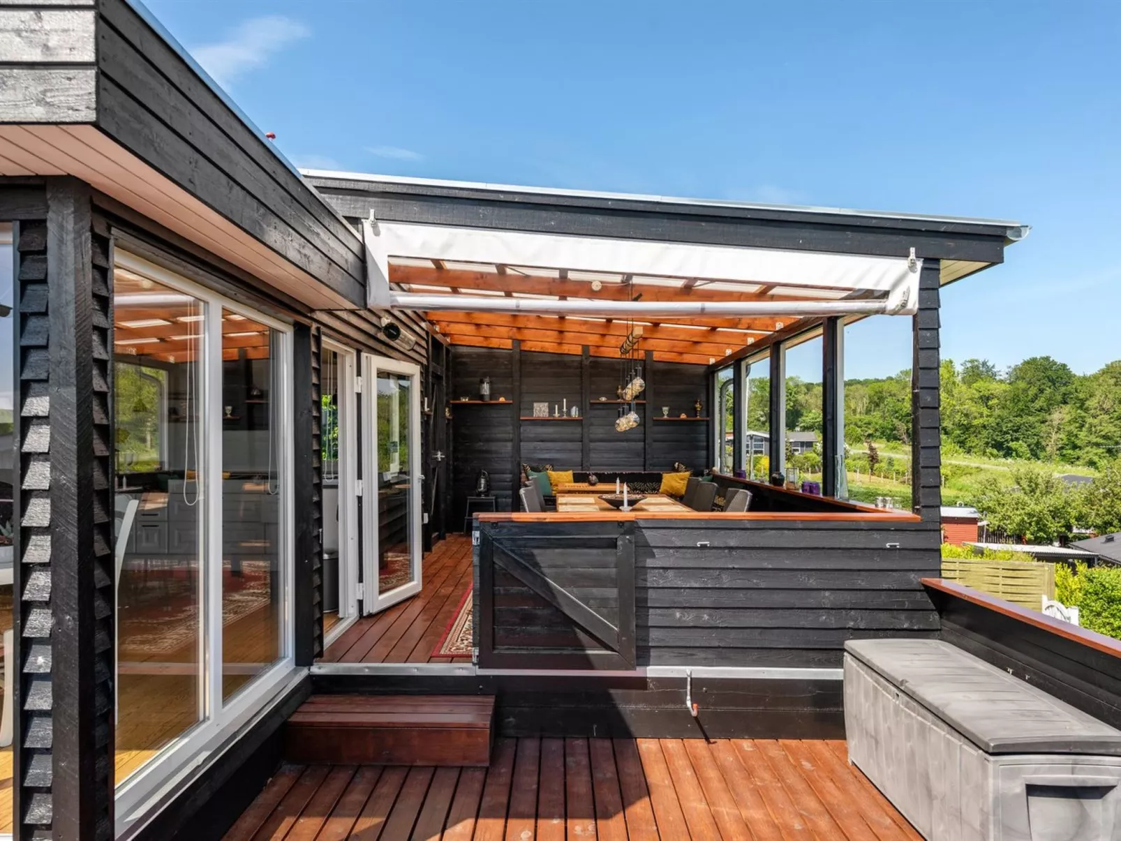 "Axeln" - 300m to the fjord-Buiten