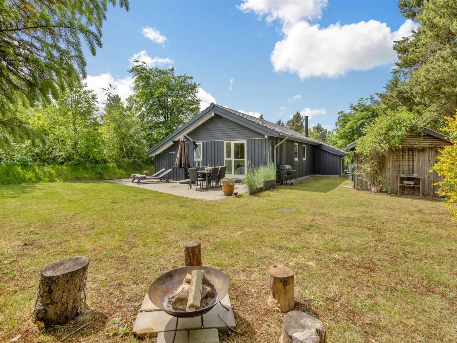 "Elevine" - 300m to the fjord-Buiten