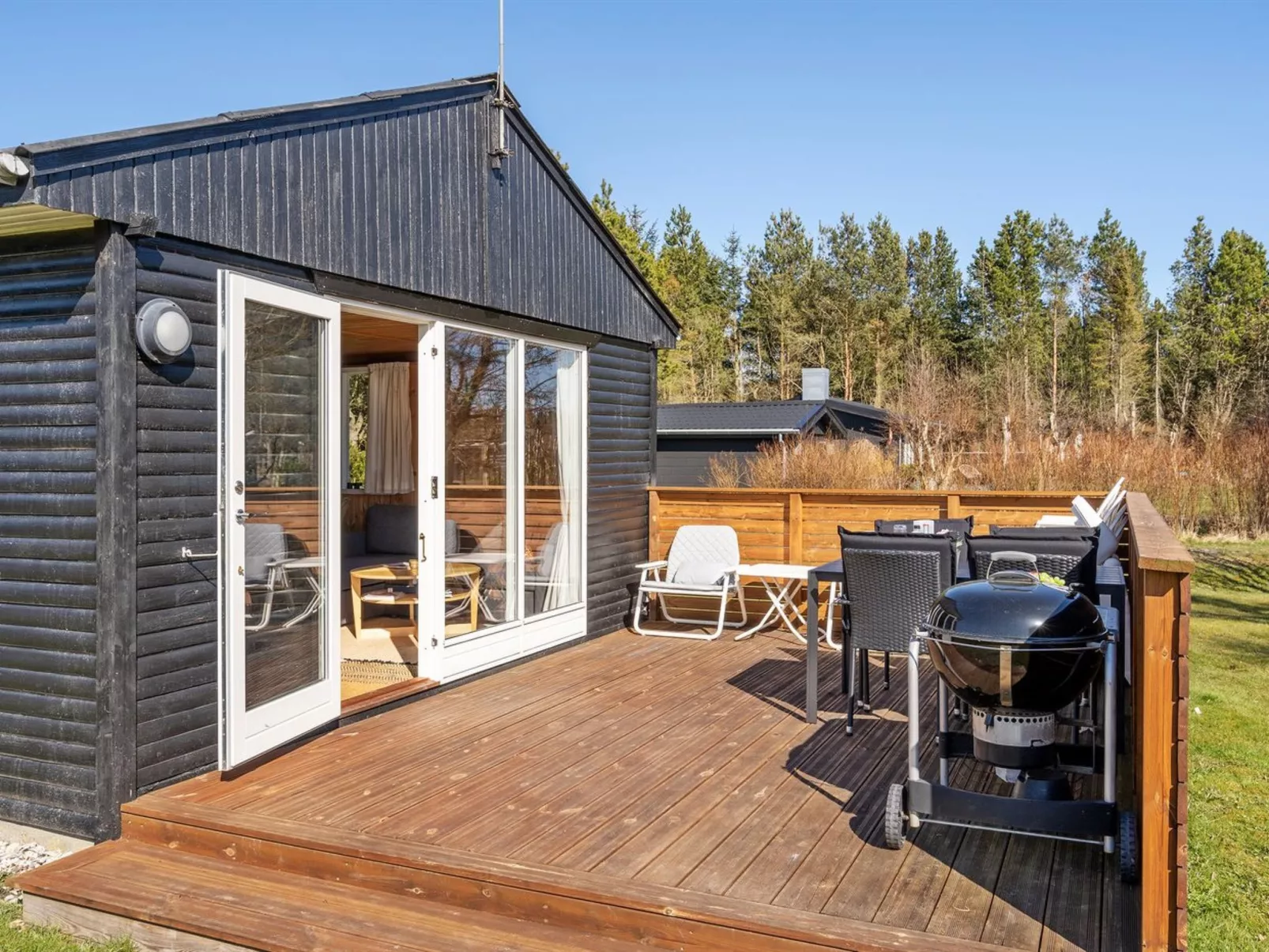 "Julla" - 1.5km from the sea-Buiten