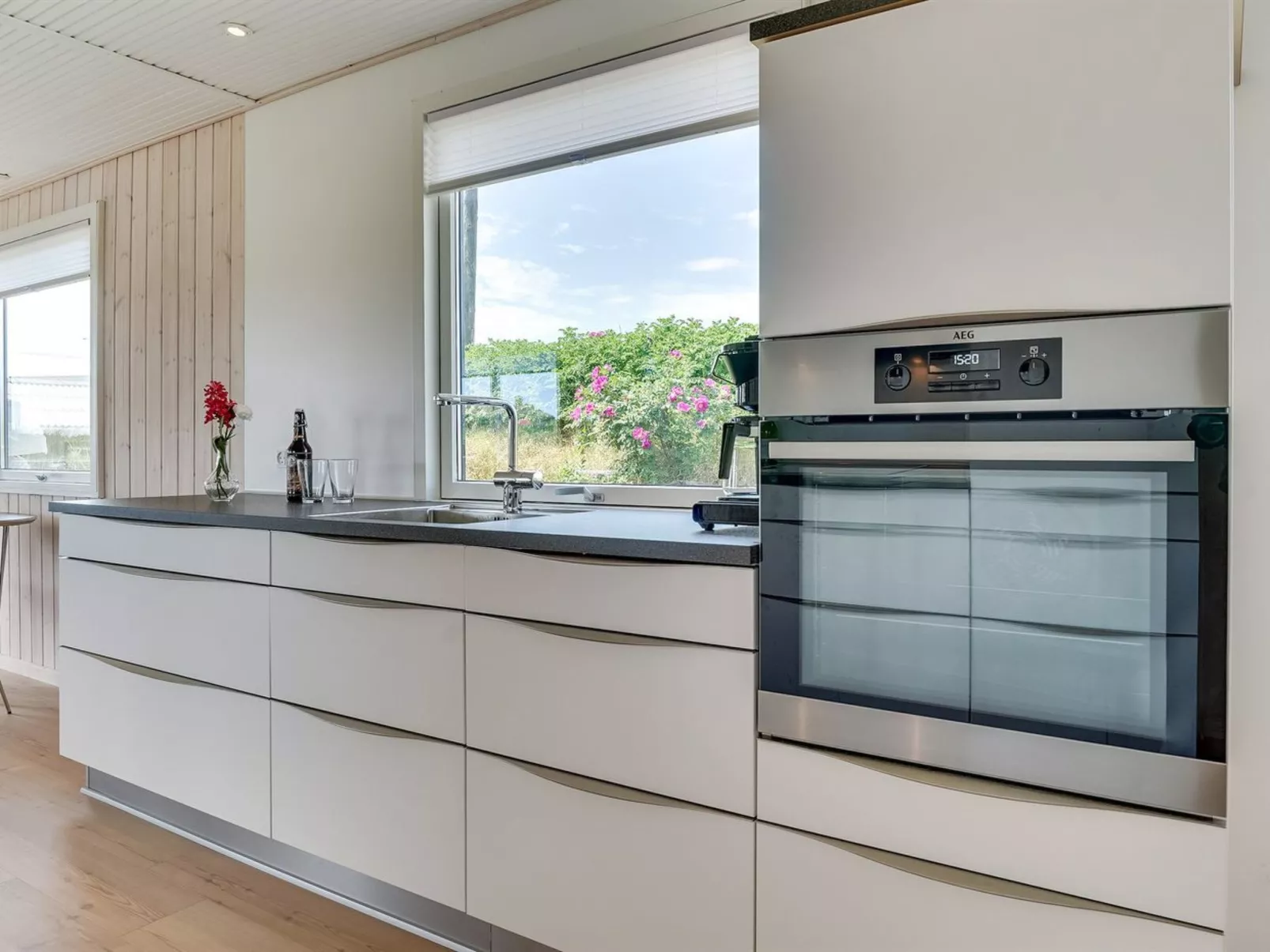 "Kris" - 200m from the sea-Binnen