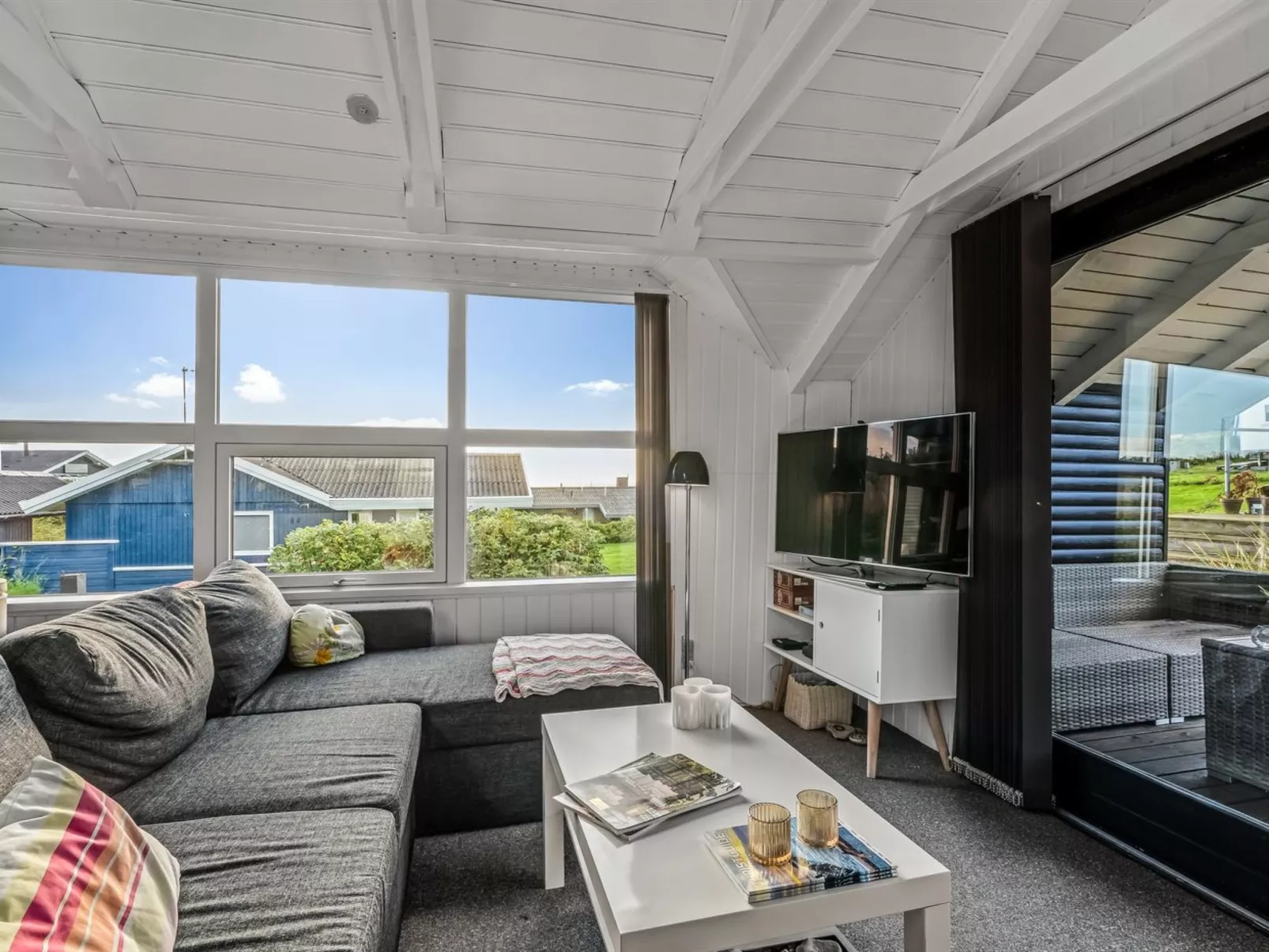 "Aksinja" - 250m to the fjord-Binnen