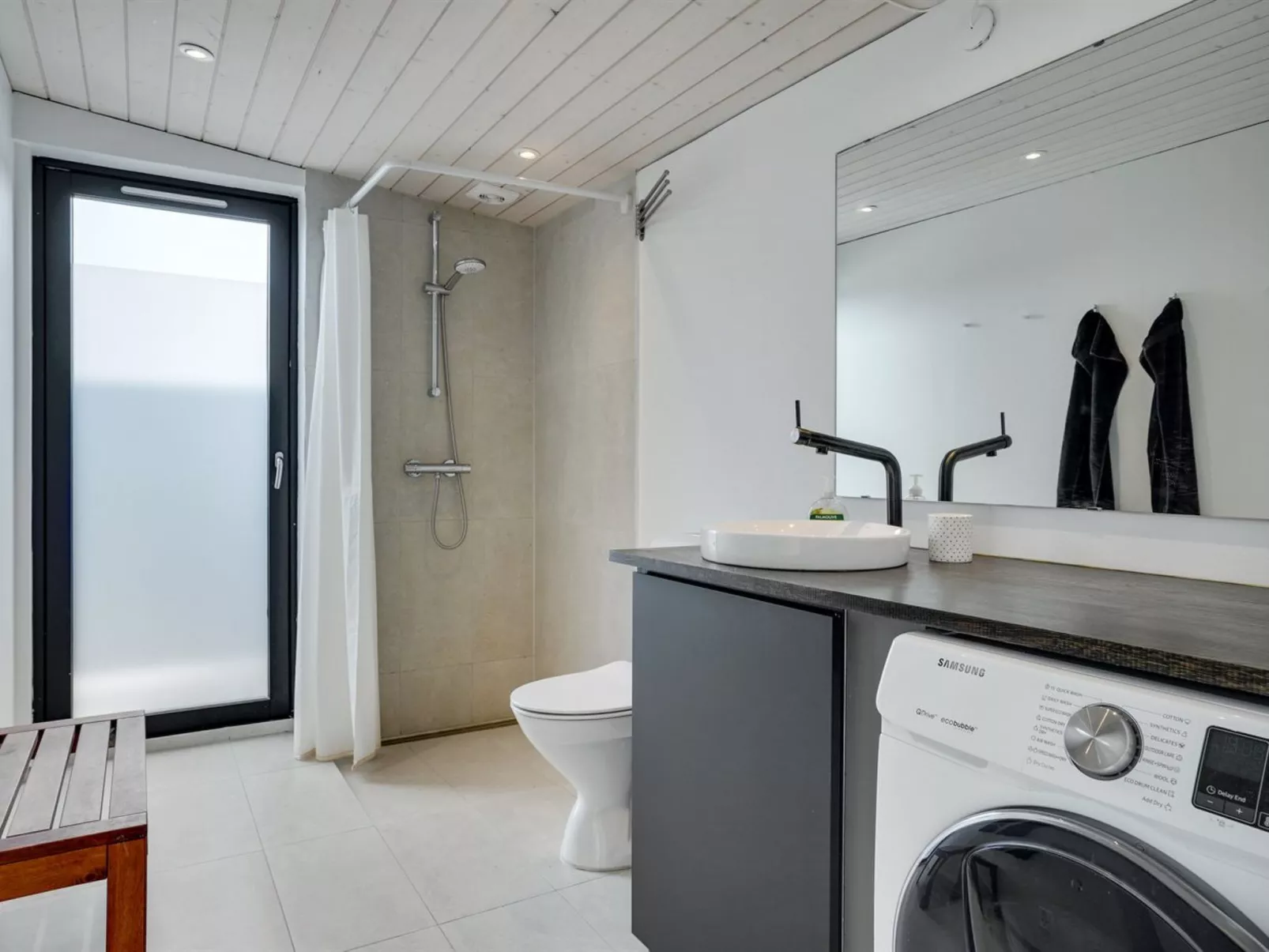 "Mahilo" - 300m from the sea-Binnen