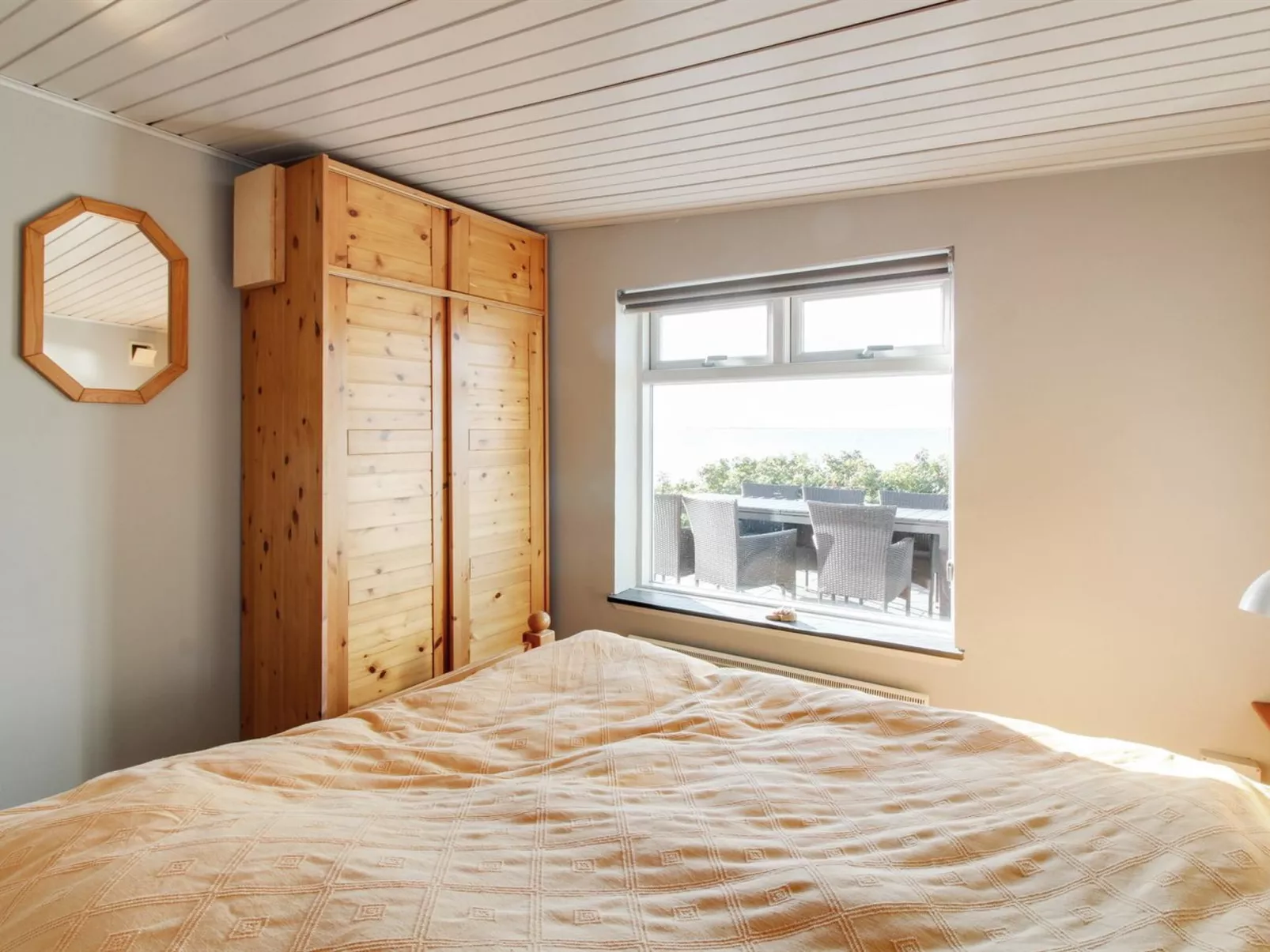 "Erno" - 20m from the sea-Binnen