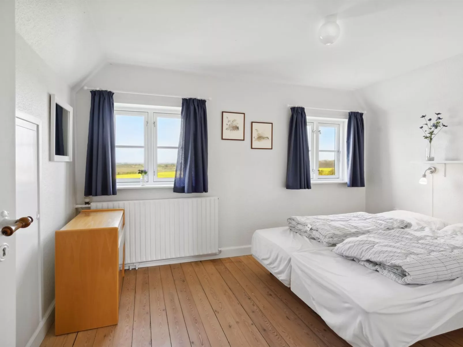 "Store" - 700m from the sea-Binnen