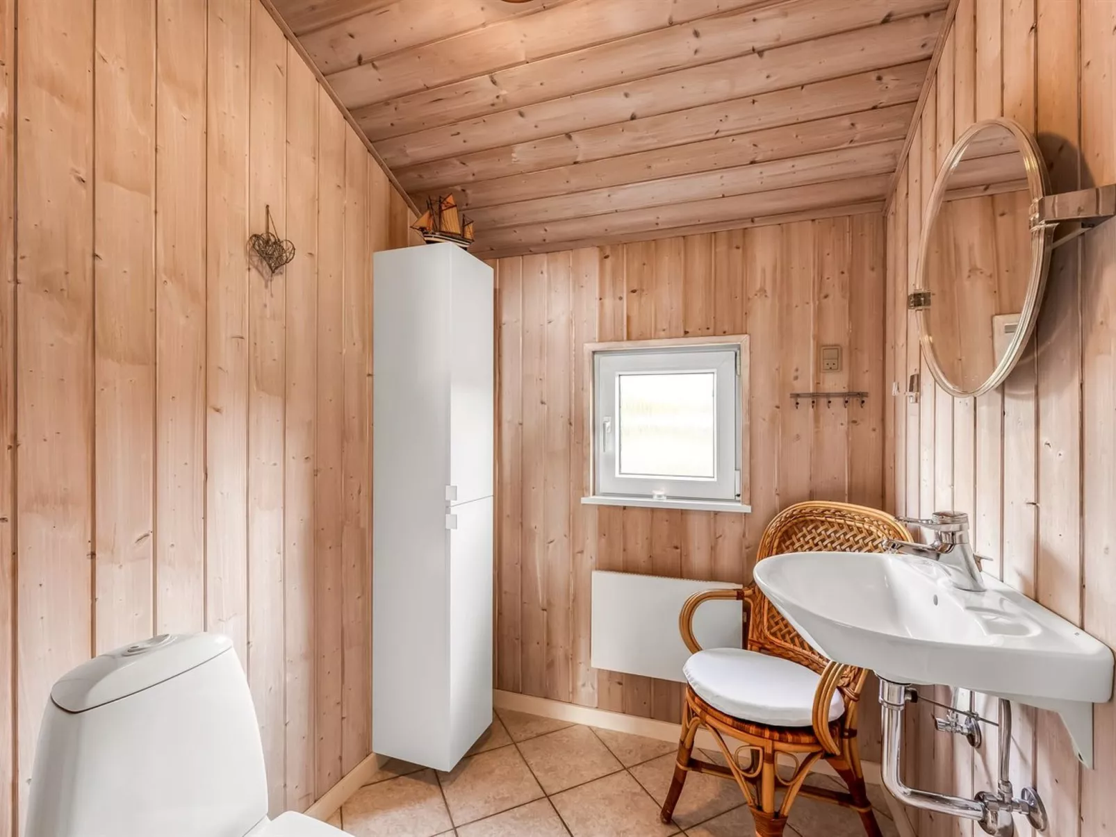 "Loviisa" - 300m to the fjord-Binnen