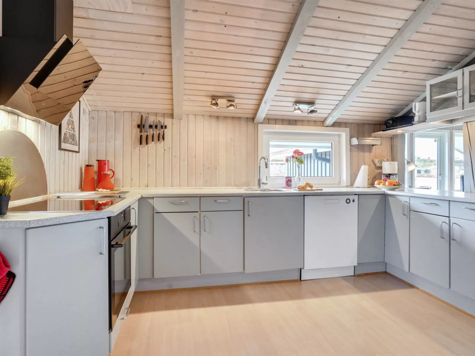 "Tennie" - 300m from the sea-Binnen