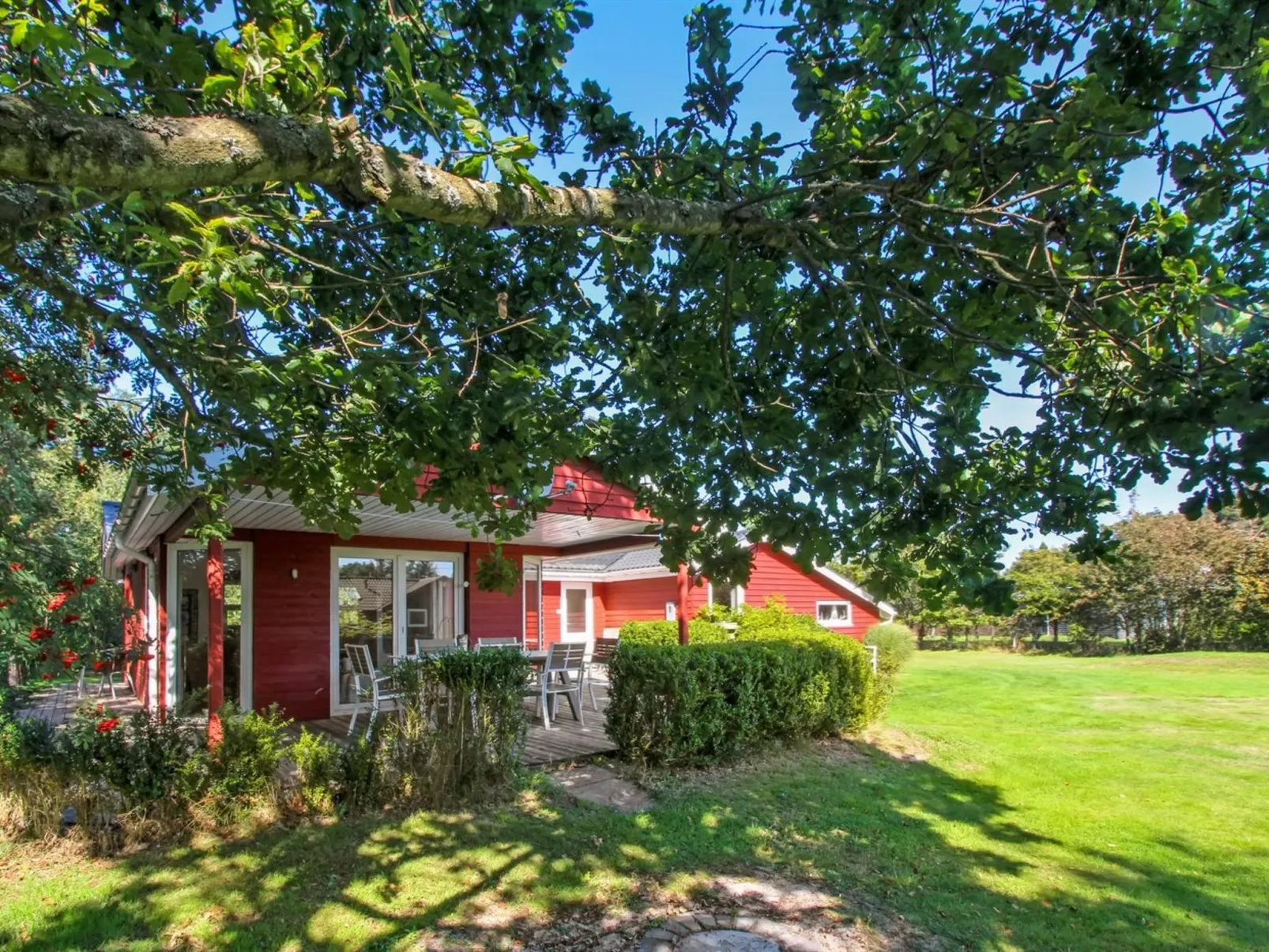 "Gudni" - 250m from the sea-Buiten