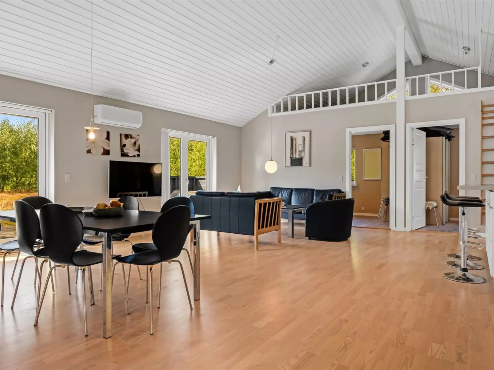 "Jurgis" - 300m from the sea-Binnen