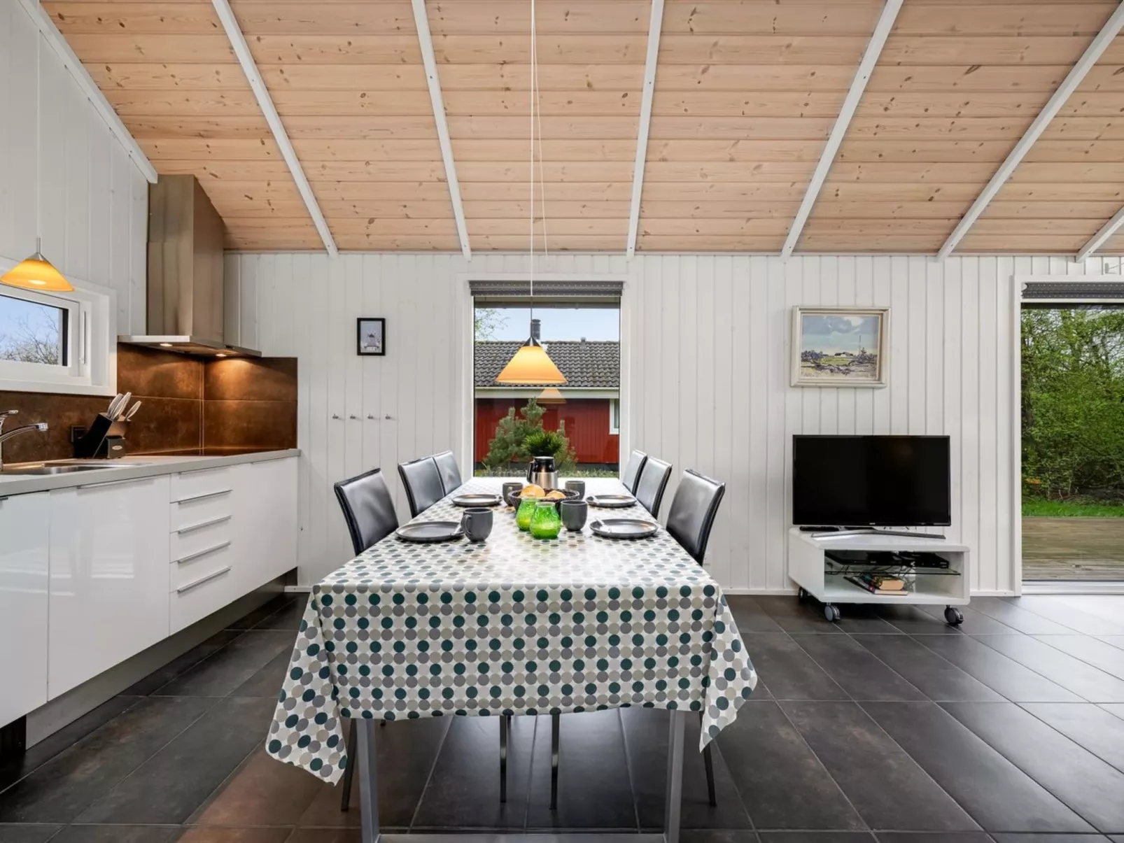 "Ketilbiorn" - 1.2km to the fjord-Binnen