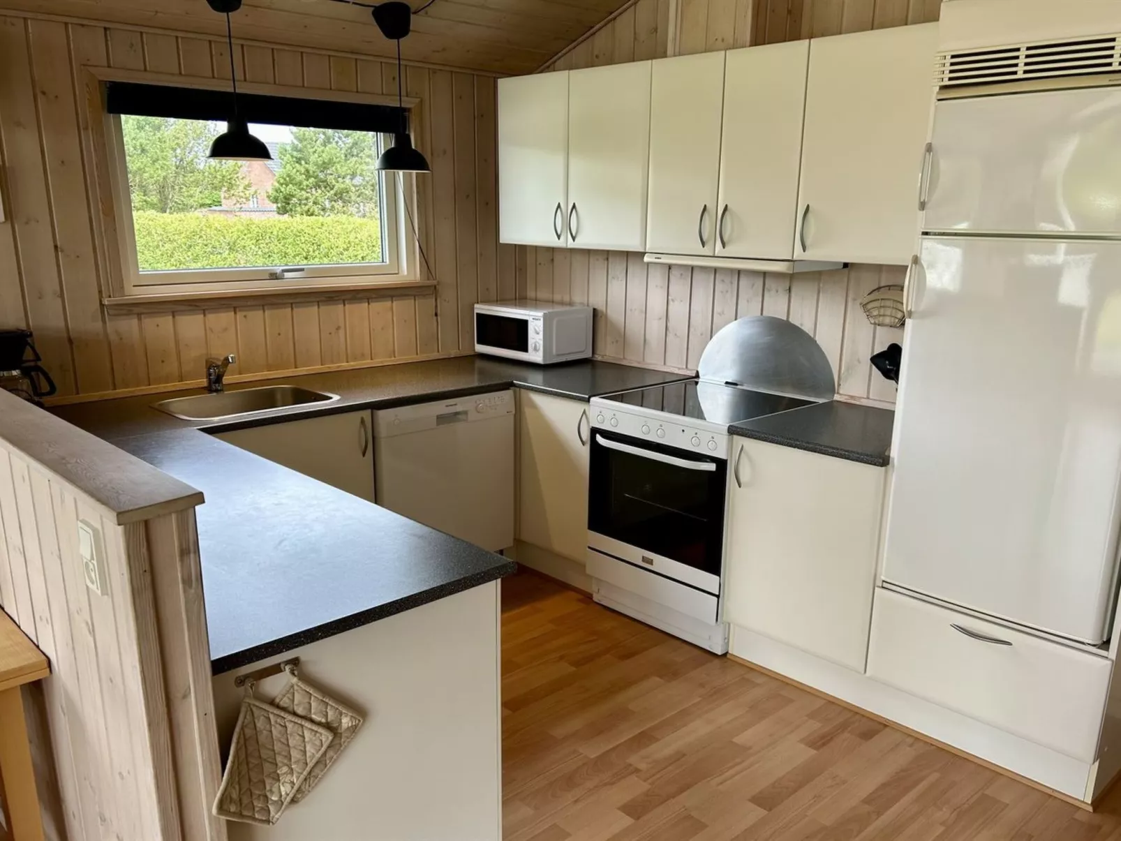 "Picabo" - 750m to the fjord-Binnen