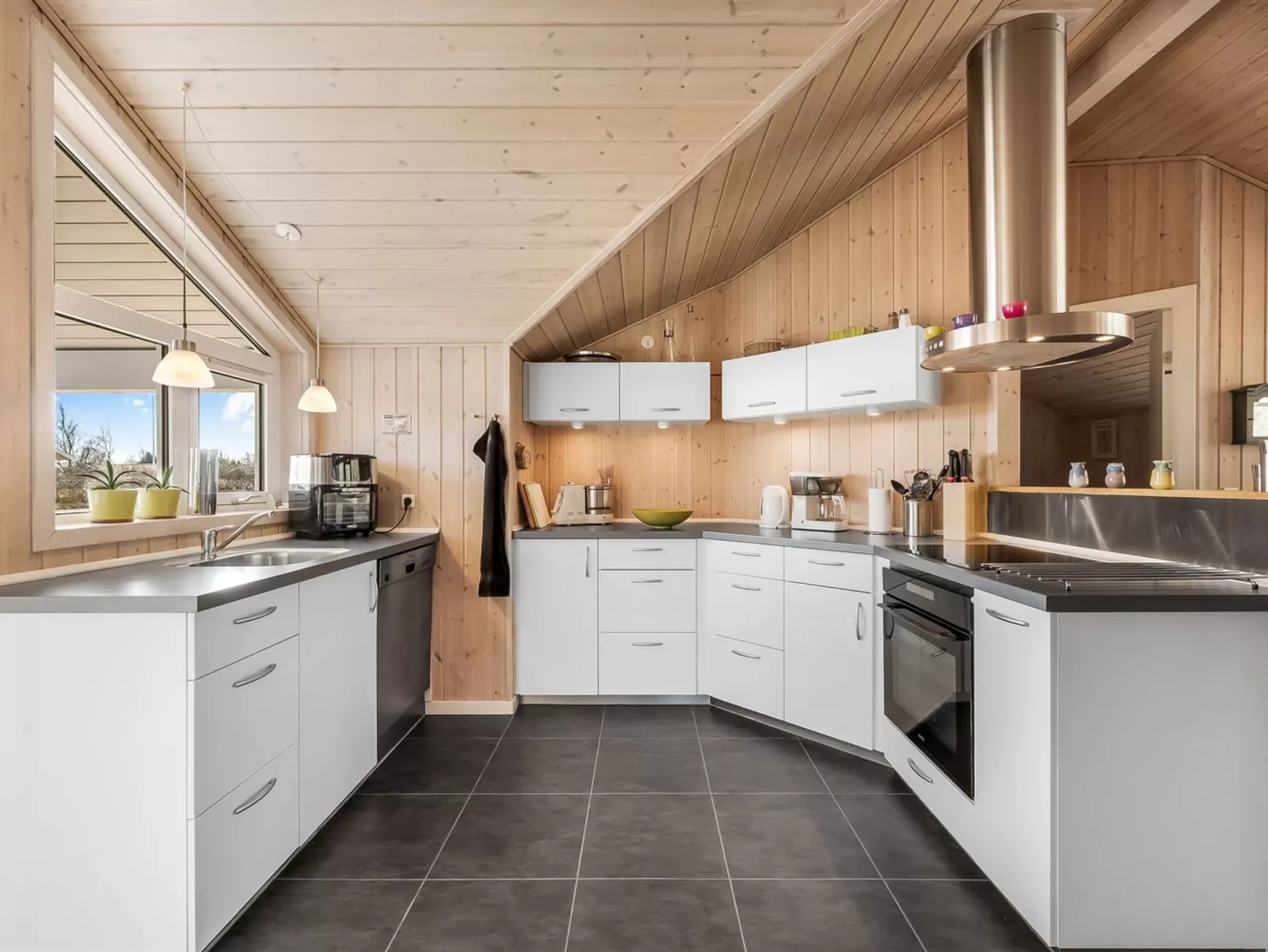 "Tobbi" - 1.1km to the fjord-Binnen