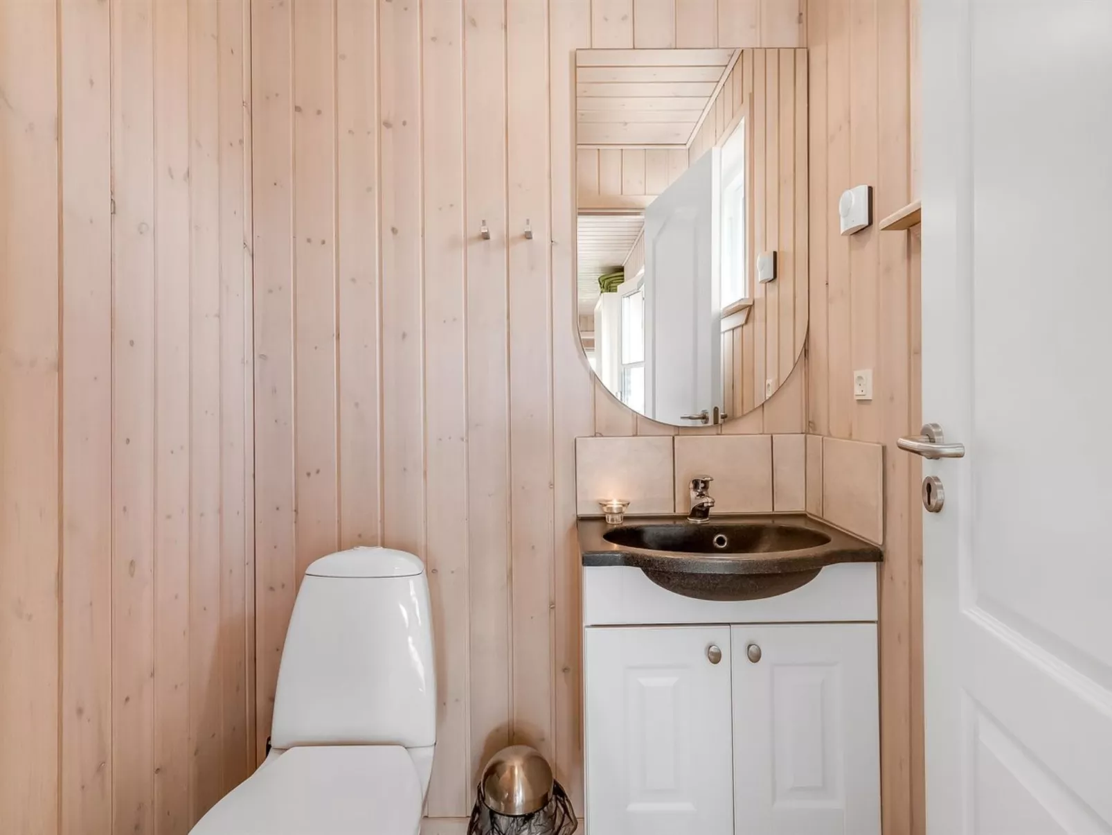 "Saara" - 700m to the fjord-Binnen